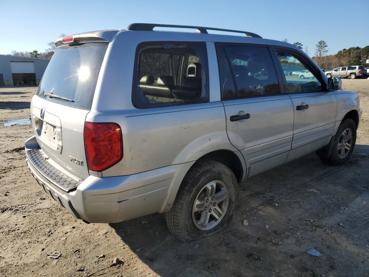 Photo 2 VIN: 2HKYF18503H509665 - HONDA PILOT 