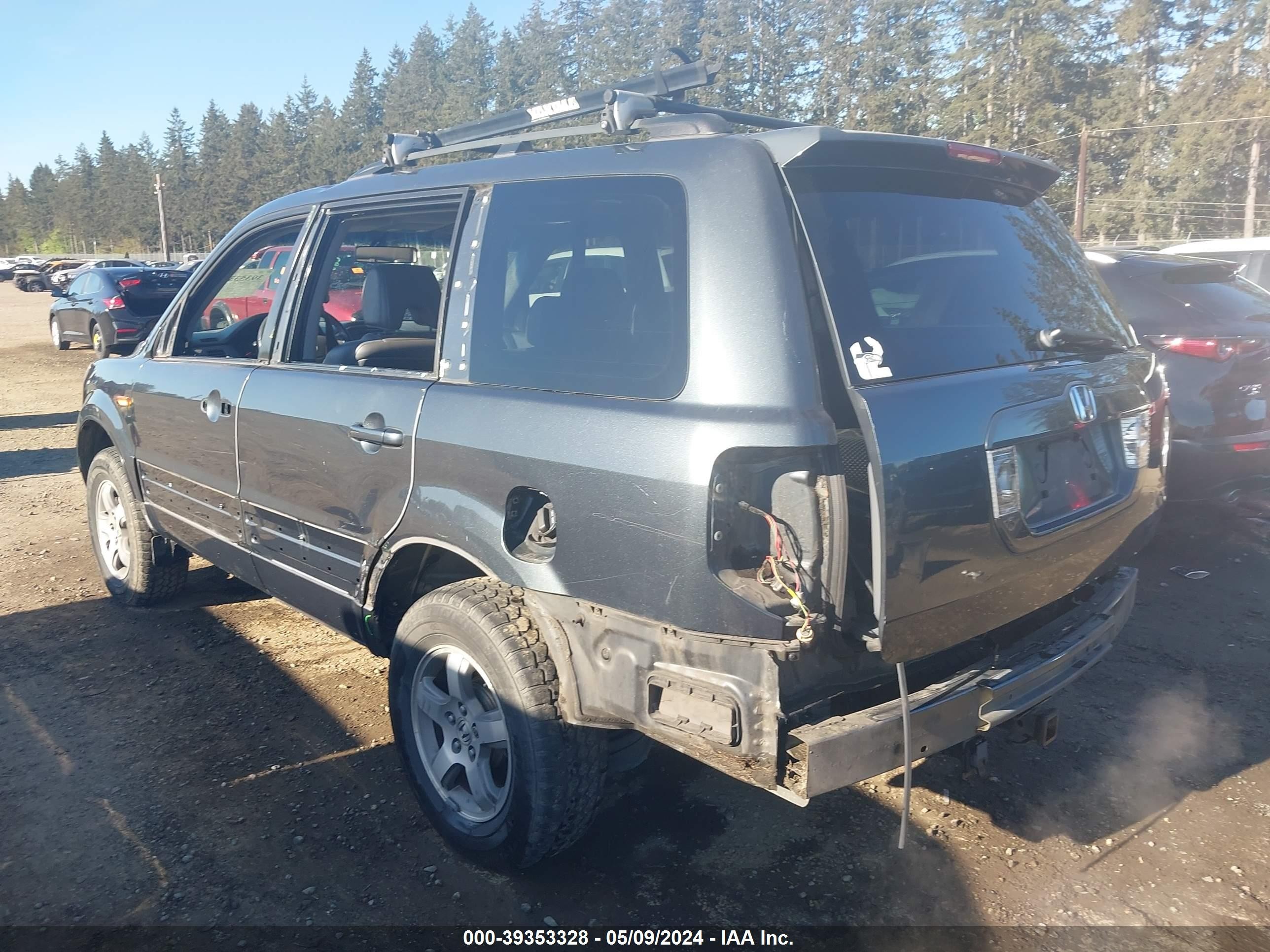 Photo 2 VIN: 2HKYF18506H556120 - HONDA PILOT 