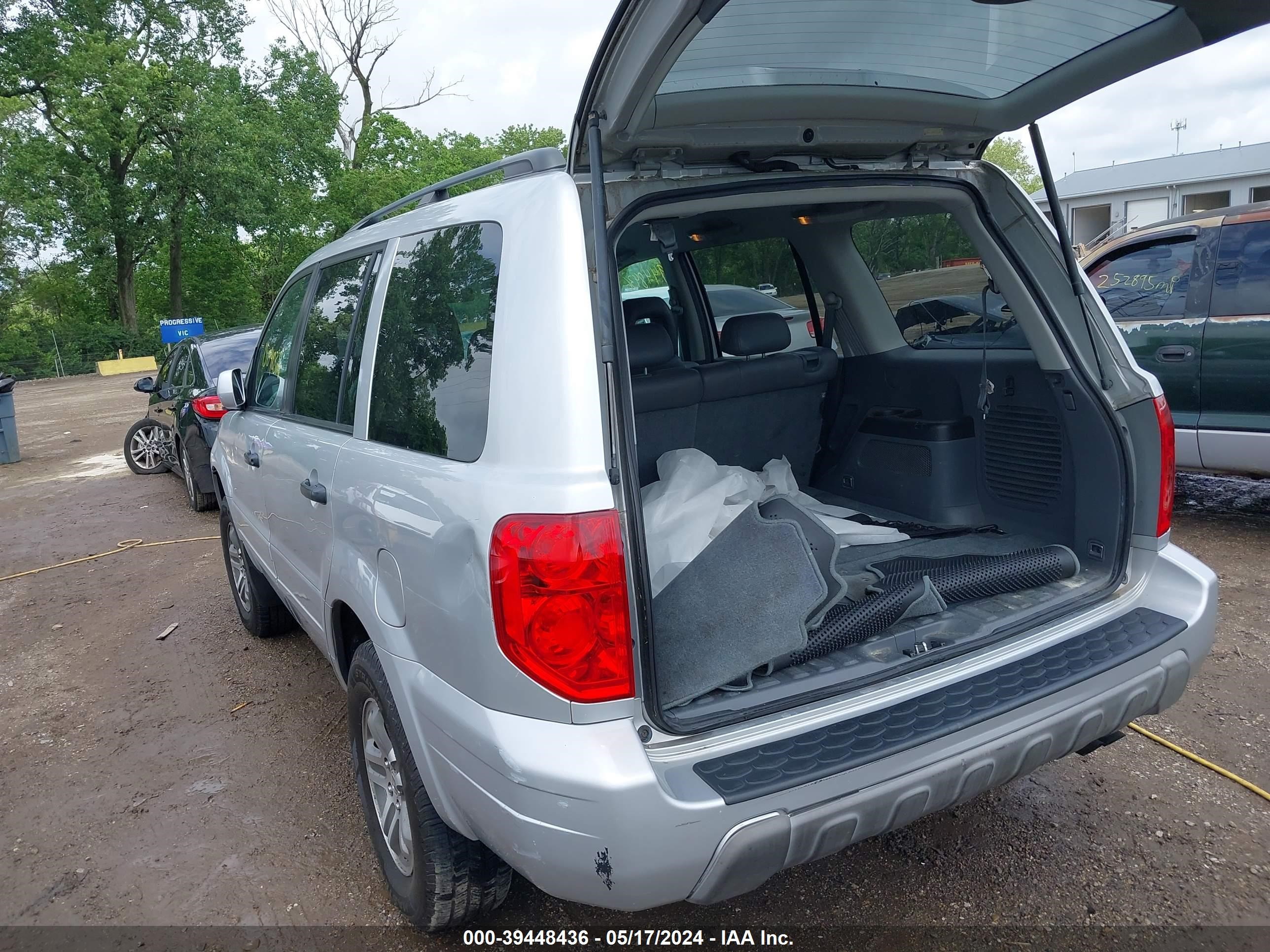 Photo 2 VIN: 2HKYF18514H509949 - HONDA PILOT 