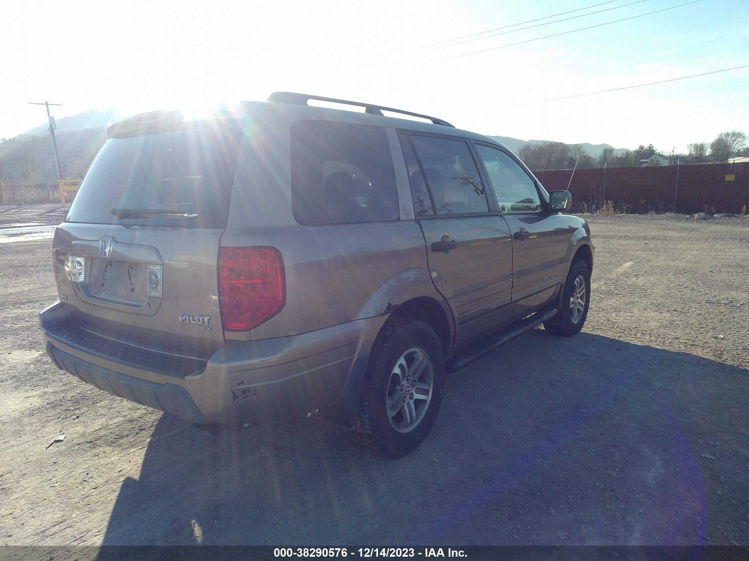 Photo 3 VIN: 2HKYF18534H573636 - HONDA PILOT 