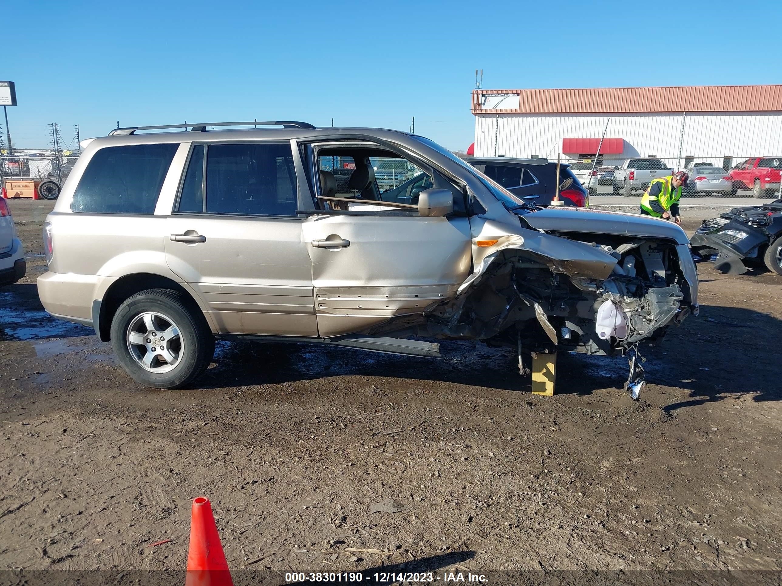 Photo 11 VIN: 2HKYF18537H536574 - HONDA PILOT 