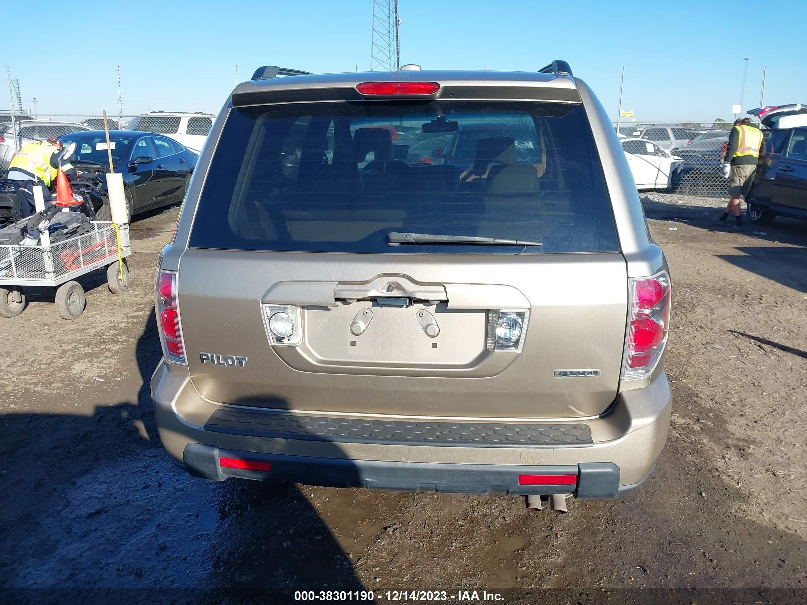 Photo 14 VIN: 2HKYF18537H536574 - HONDA PILOT 