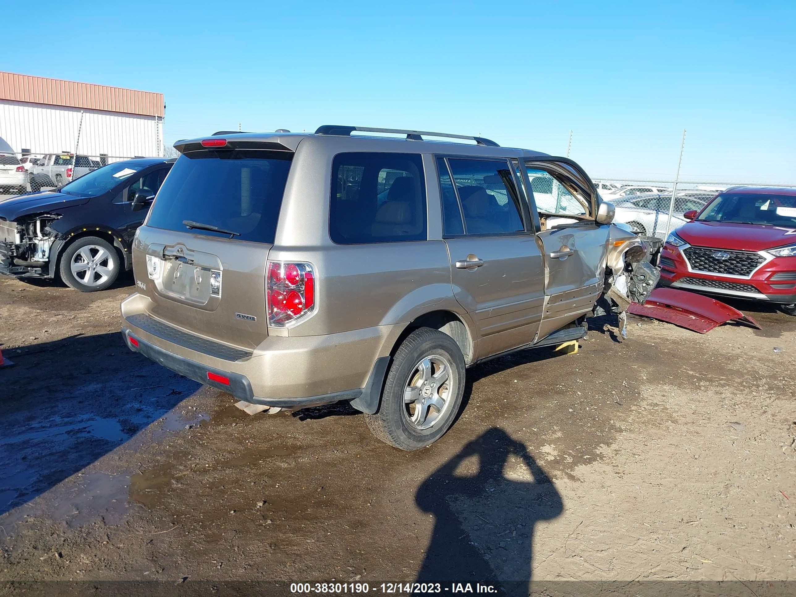 Photo 3 VIN: 2HKYF18537H536574 - HONDA PILOT 