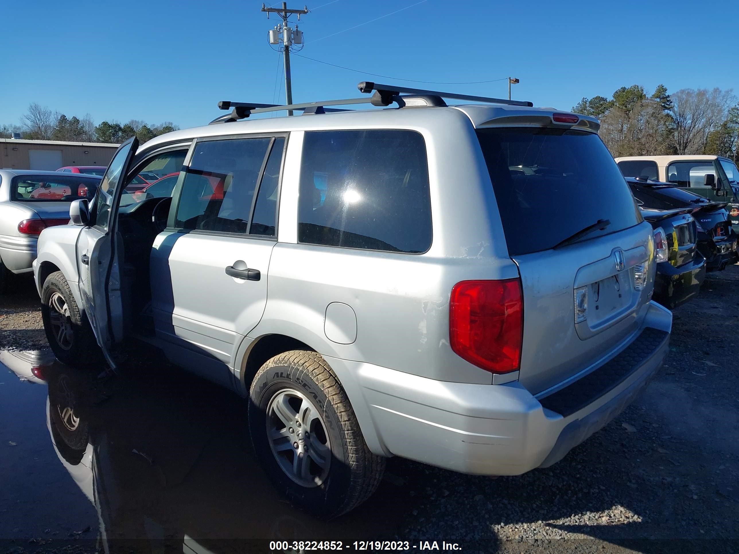 Photo 2 VIN: 2HKYF18543H611079 - HONDA PILOT 