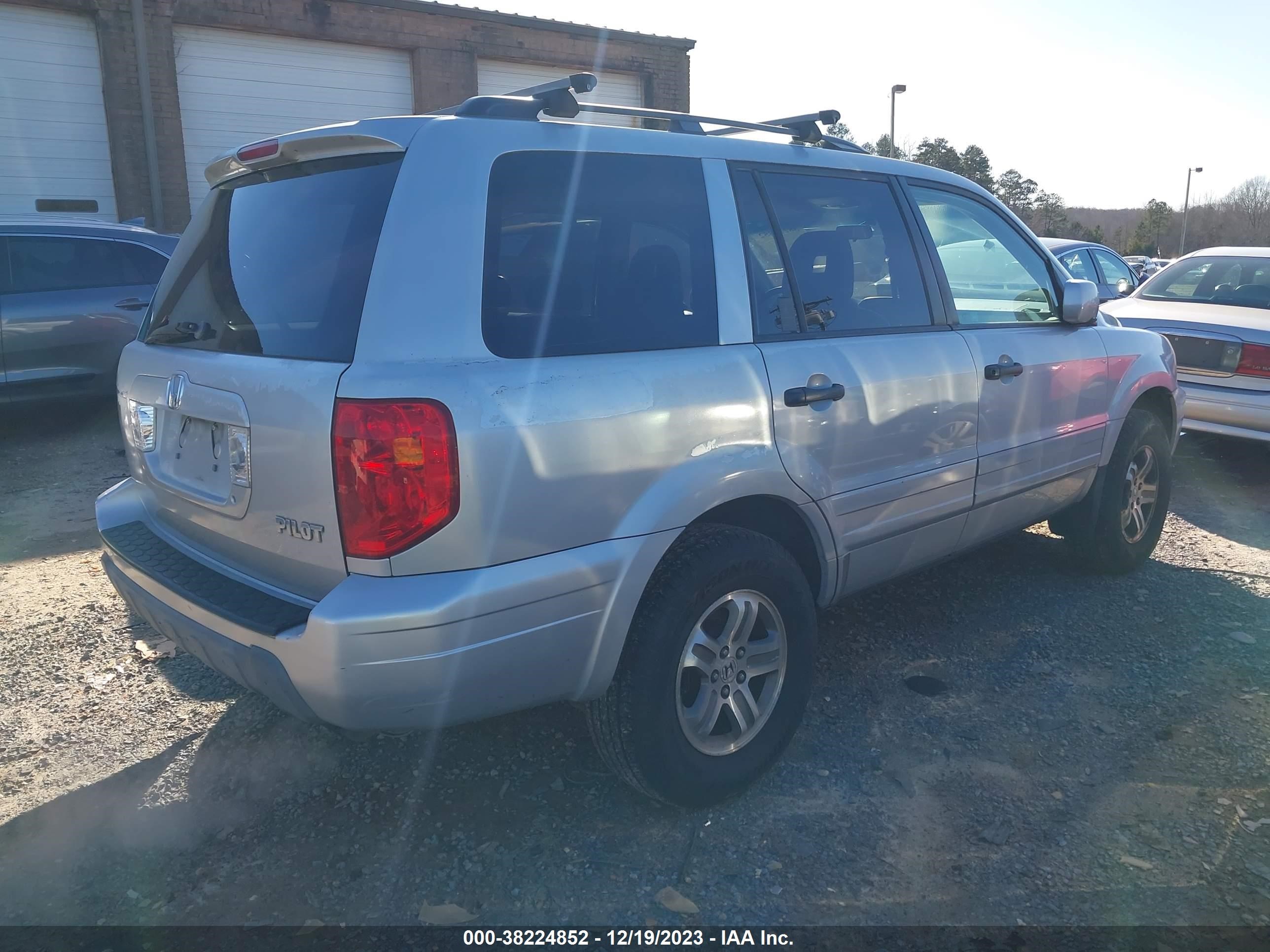 Photo 3 VIN: 2HKYF18543H611079 - HONDA PILOT 