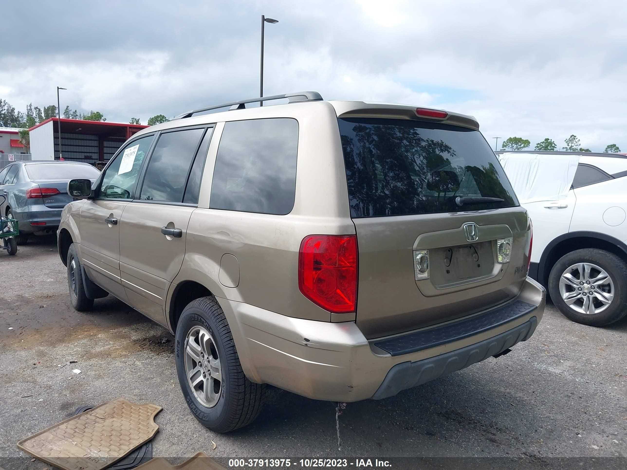 Photo 3 VIN: 2HKYF18555H527694 - HONDA PILOT 