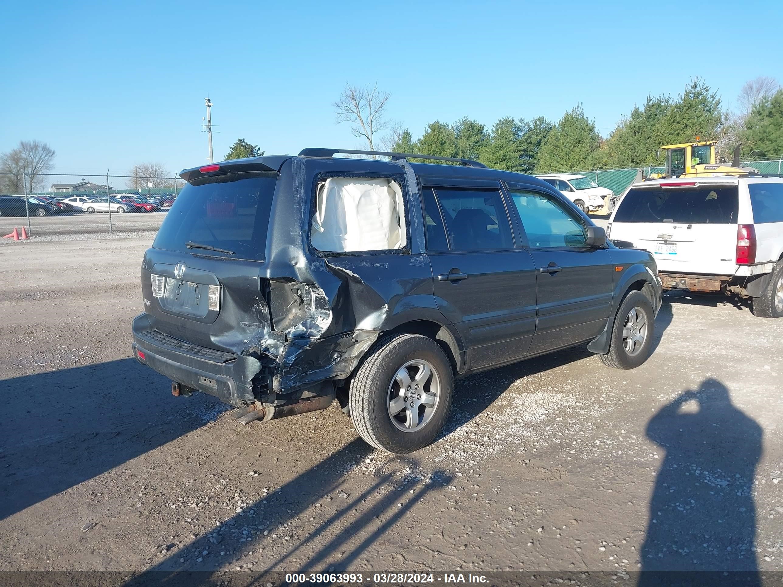 Photo 3 VIN: 2HKYF18556H551236 - HONDA PILOT 