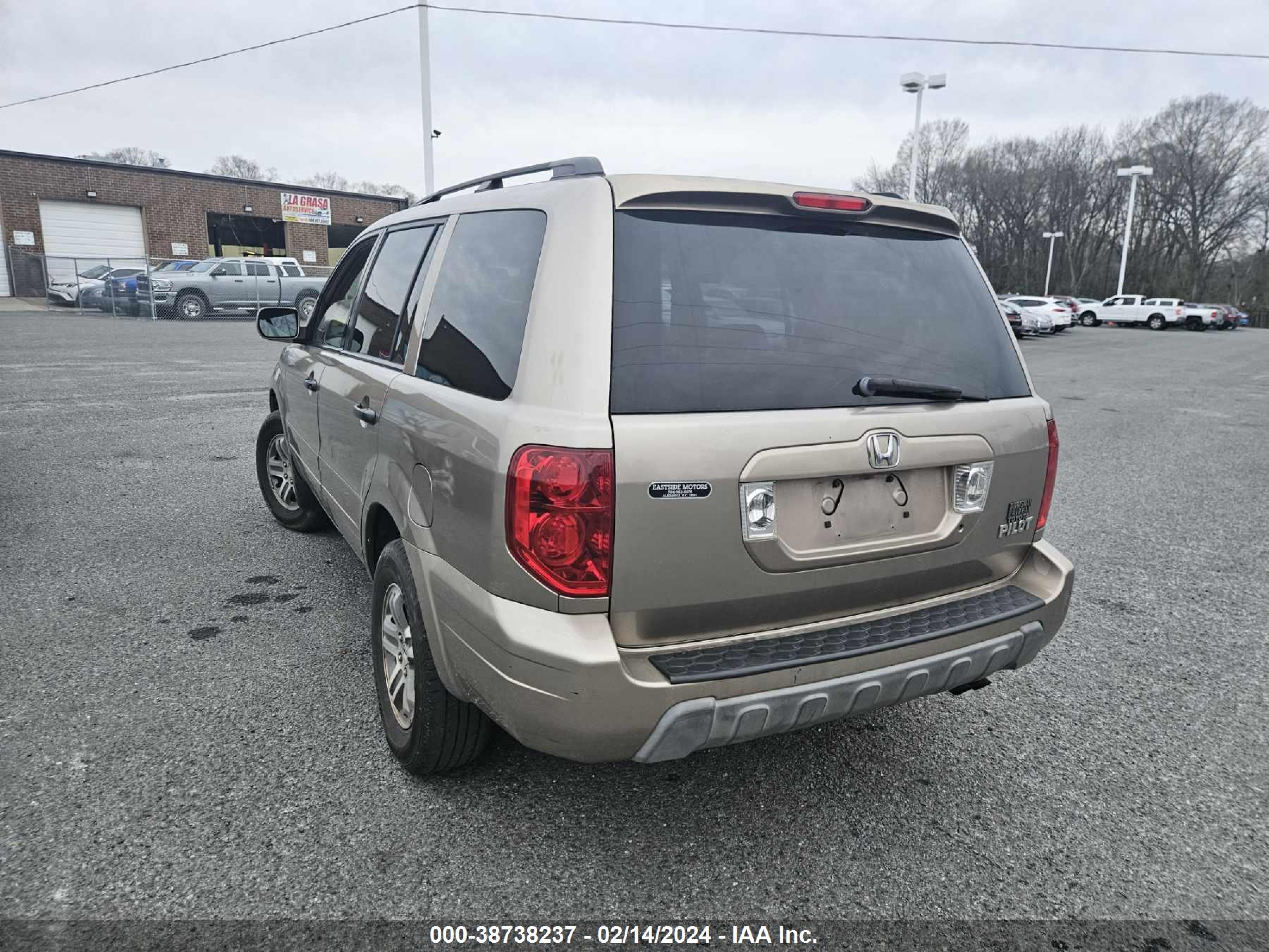 Photo 2 VIN: 2HKYF18564H579009 - HONDA PILOT 