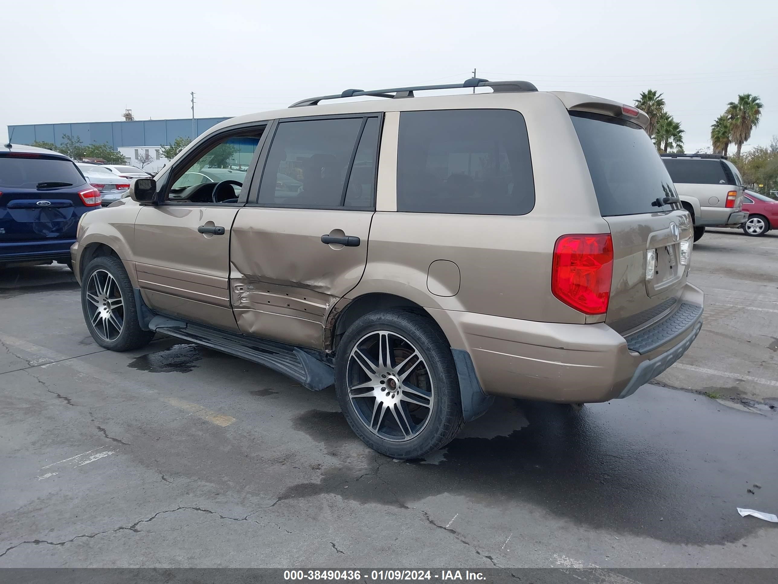 Photo 2 VIN: 2HKYF18573H518573 - HONDA PILOT 