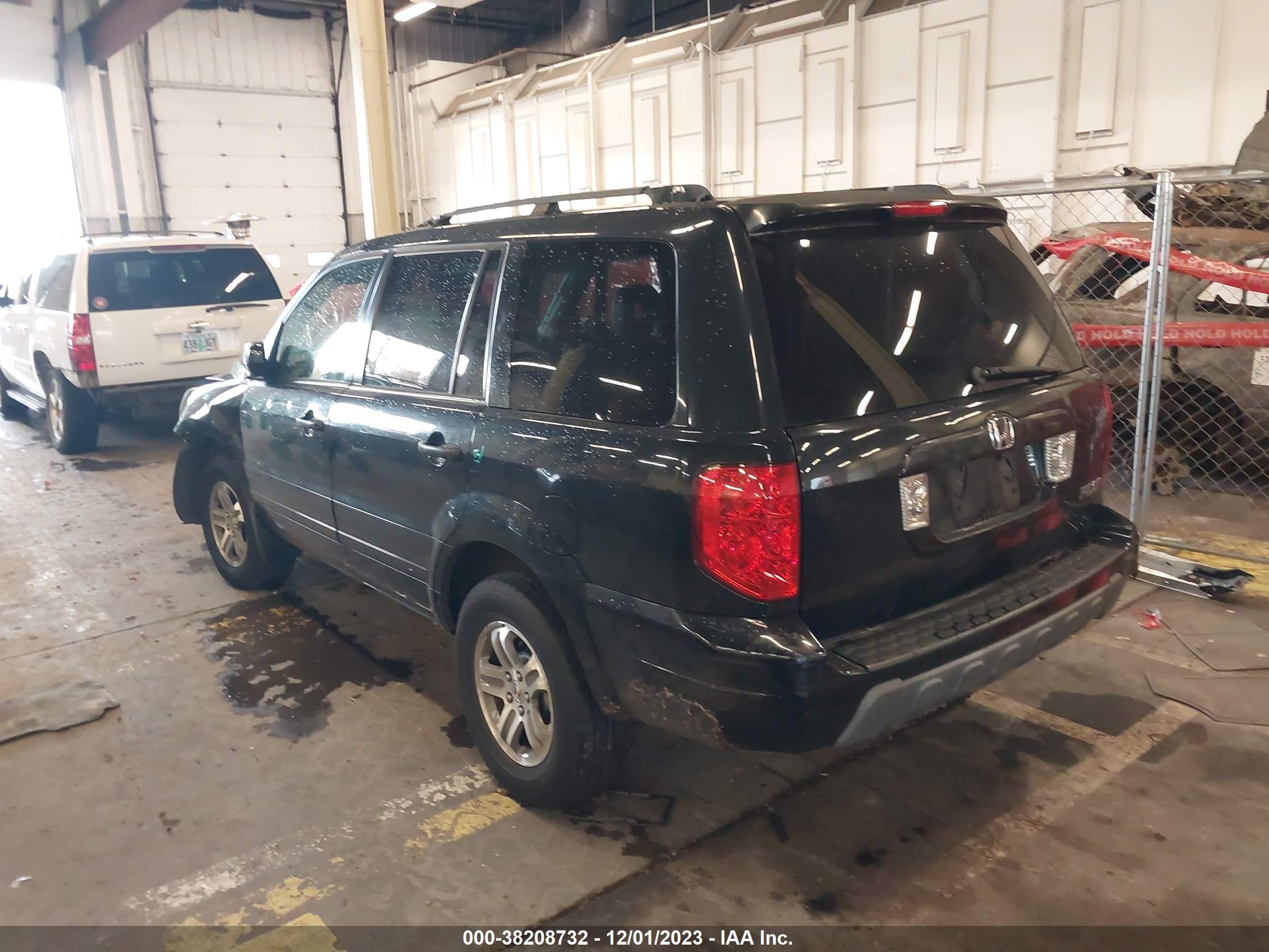 Photo 2 VIN: 2HKYF18574H570044 - HONDA PILOT 