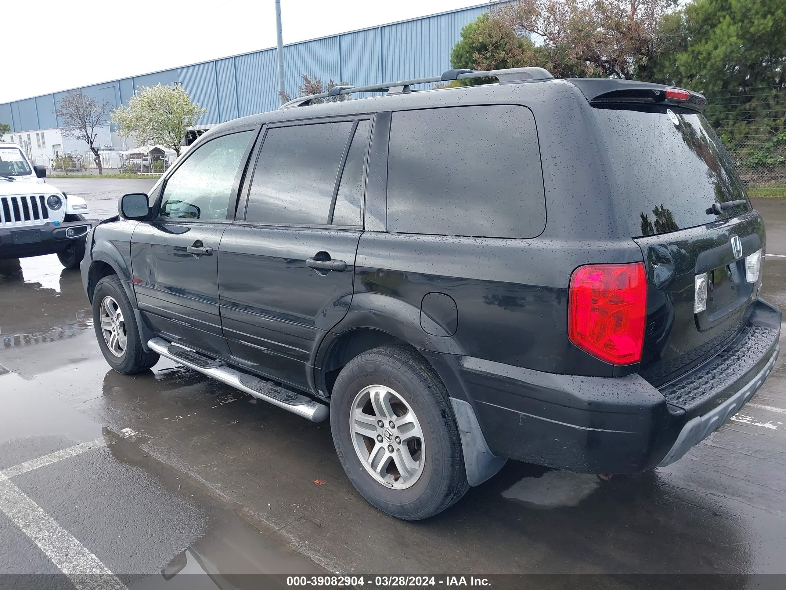 Photo 2 VIN: 2HKYF18584H589976 - HONDA PILOT 