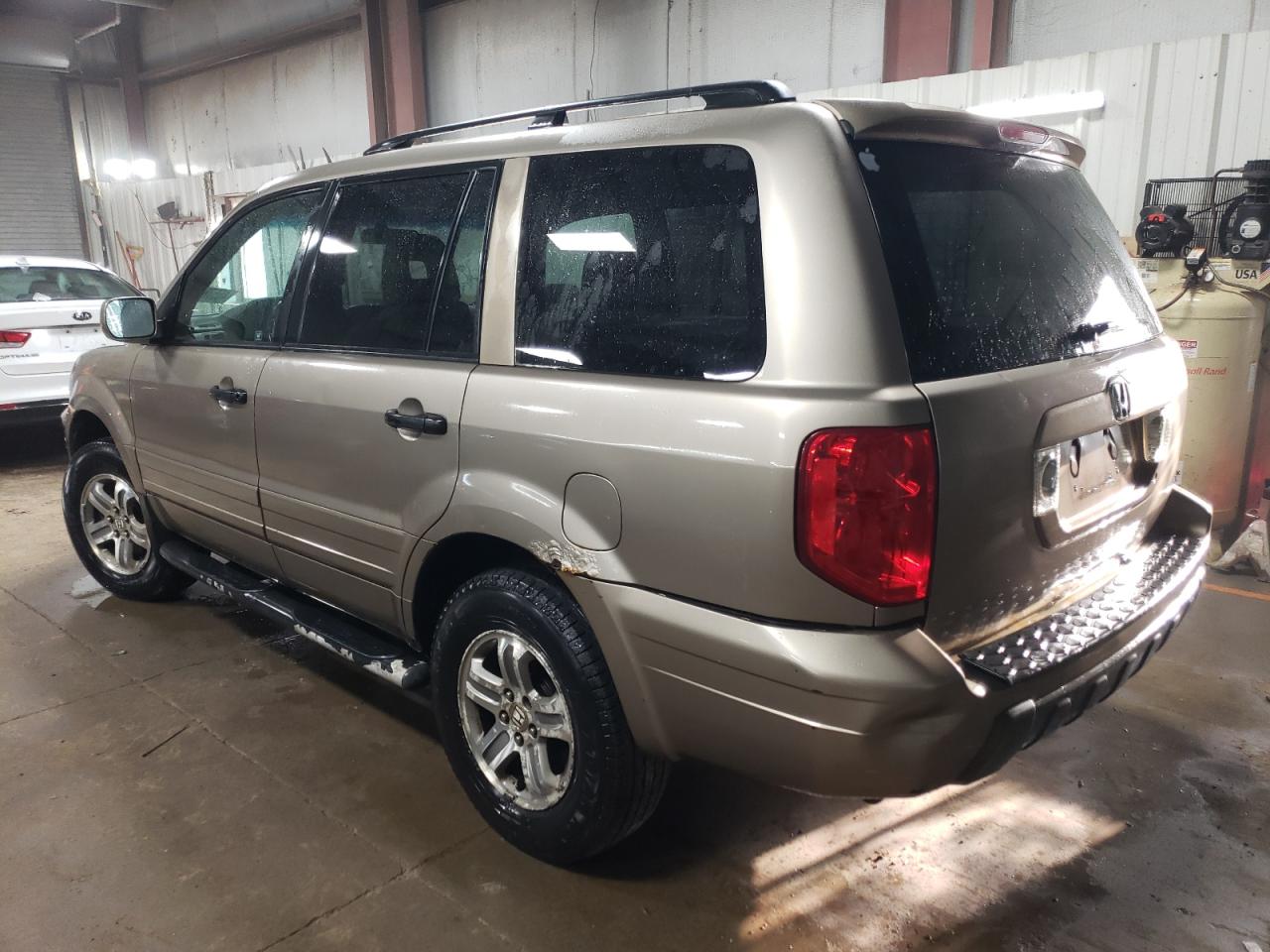 Photo 1 VIN: 2HKYF18593H571842 - HONDA PILOT 