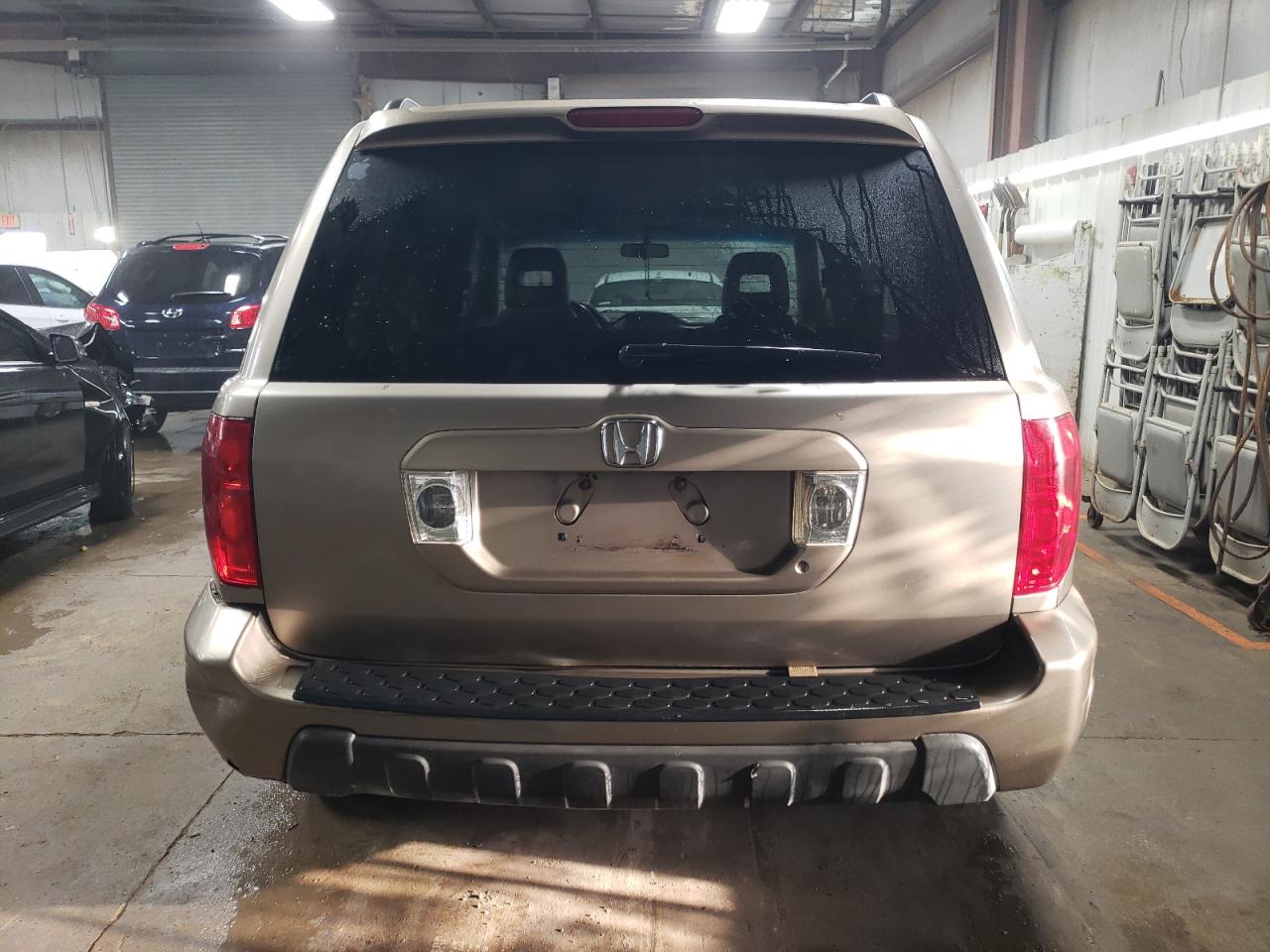 Photo 5 VIN: 2HKYF18593H571842 - HONDA PILOT 