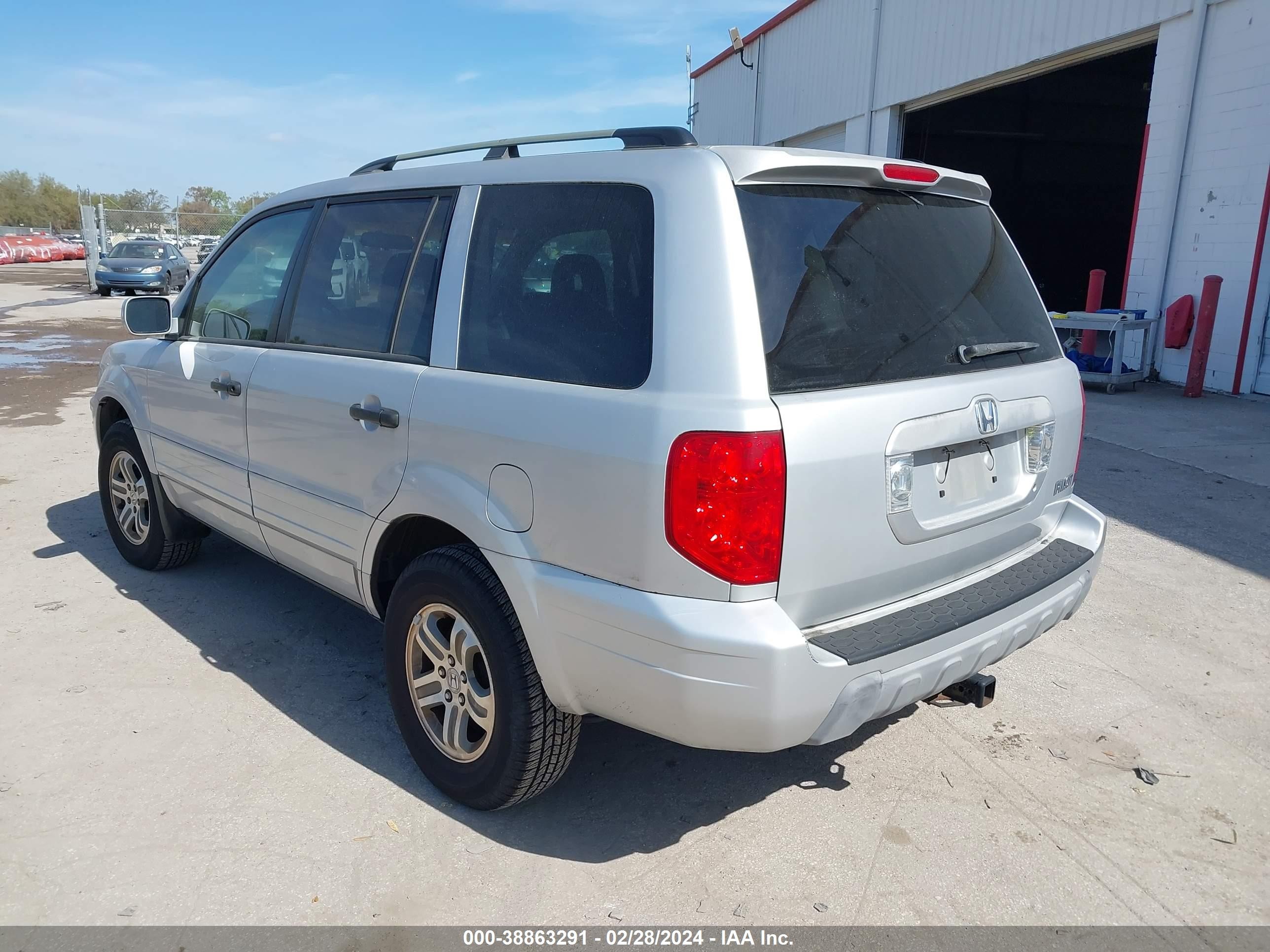 Photo 2 VIN: 2HKYF185X4H553836 - HONDA PILOT 