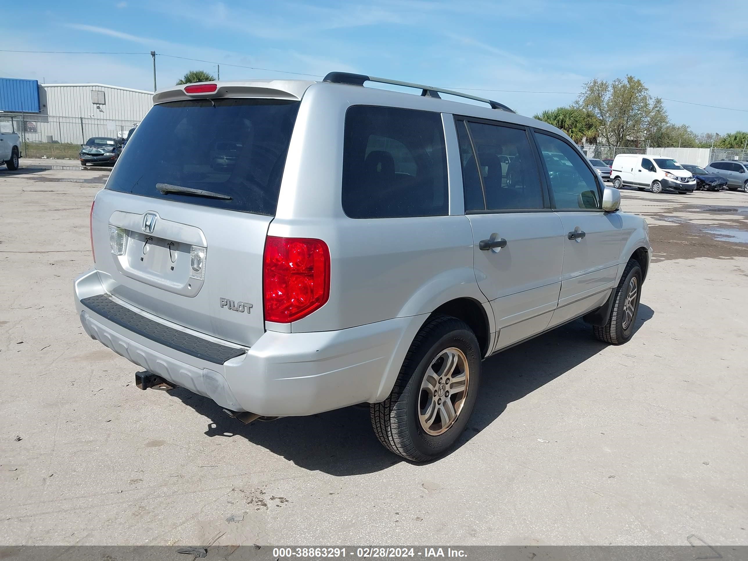 Photo 3 VIN: 2HKYF185X4H553836 - HONDA PILOT 