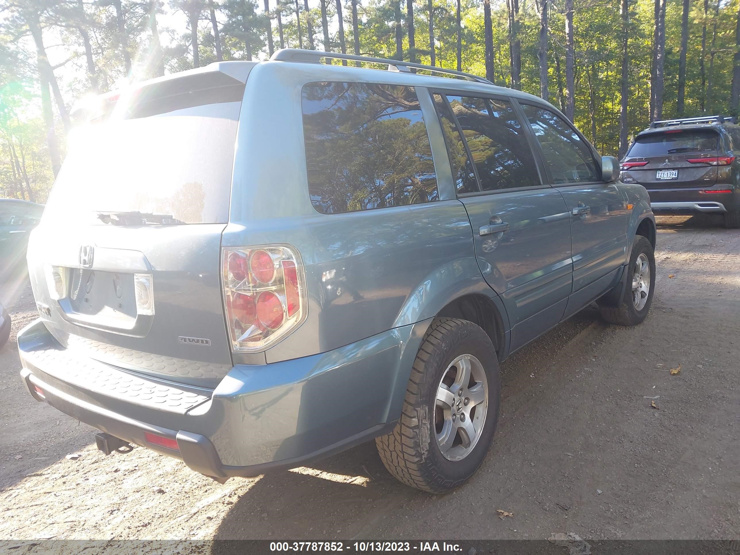 Photo 3 VIN: 2HKYF185X6H508513 - HONDA PILOT 