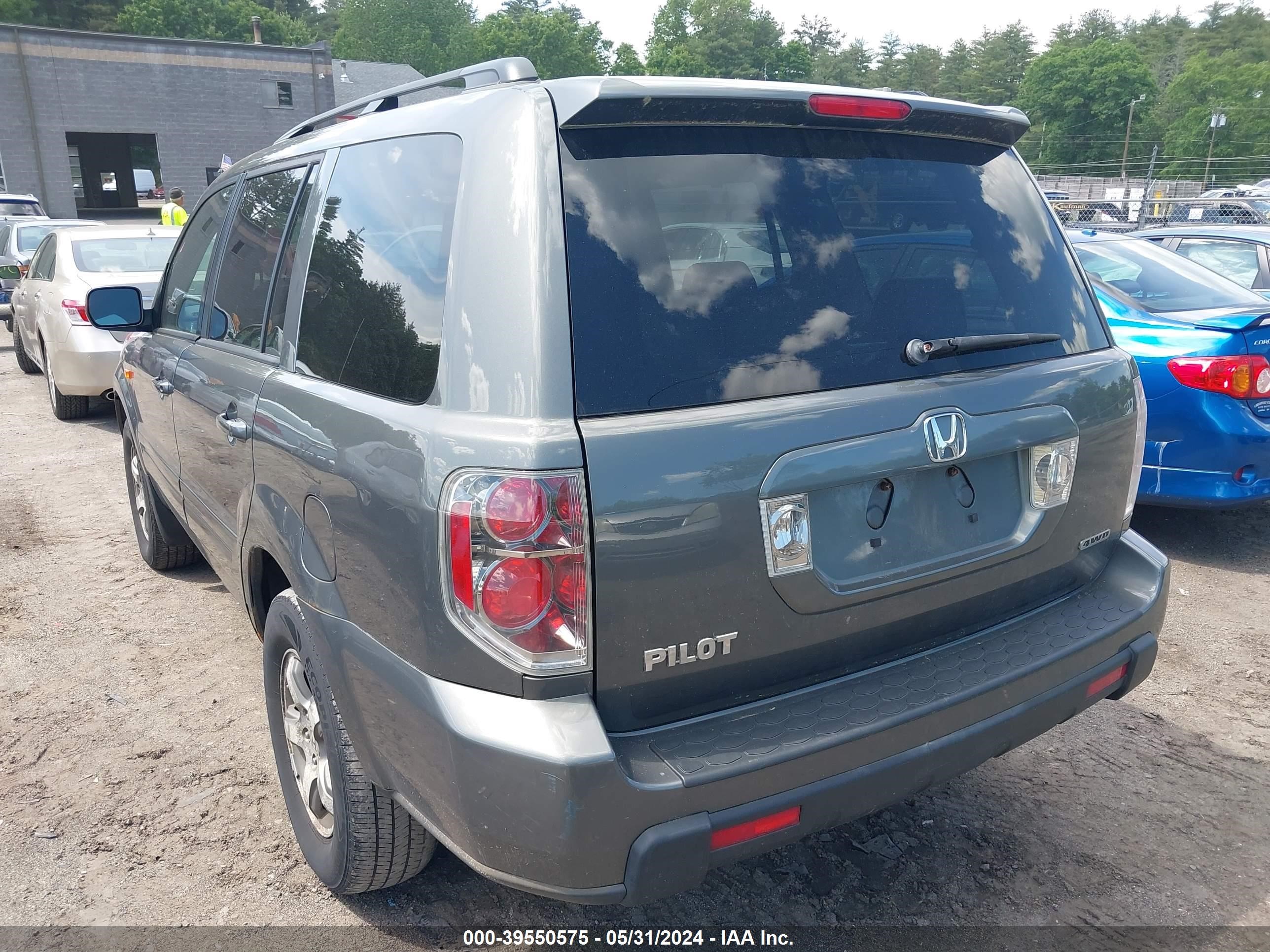 Photo 2 VIN: 2HKYF185X7H529475 - HONDA PILOT 