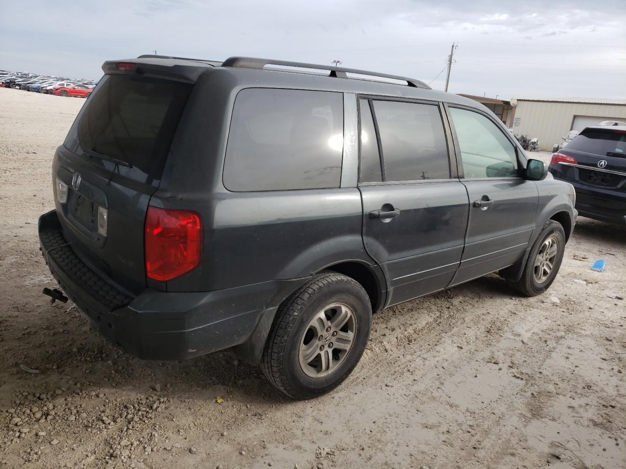 Photo 2 VIN: 2HKYF18605H565777 - HONDA PILOT 