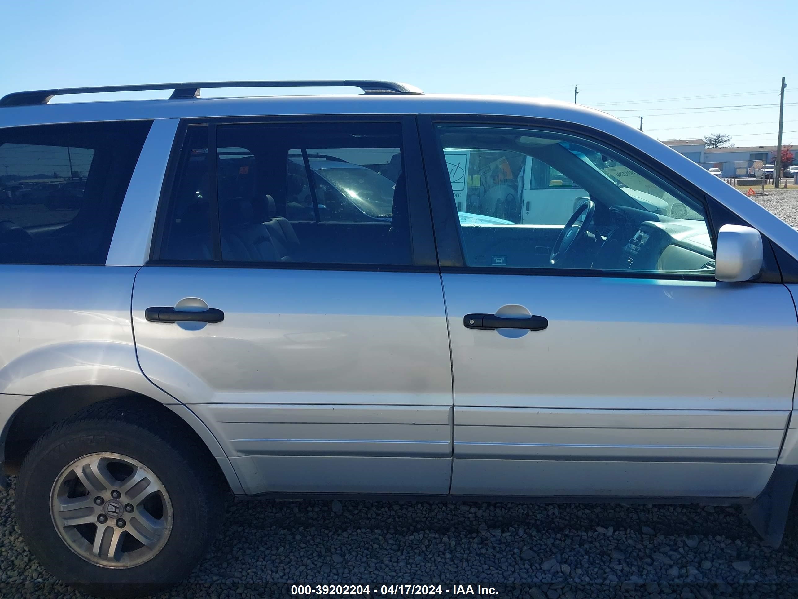 Photo 12 VIN: 2HKYF18625H516502 - HONDA PILOT 