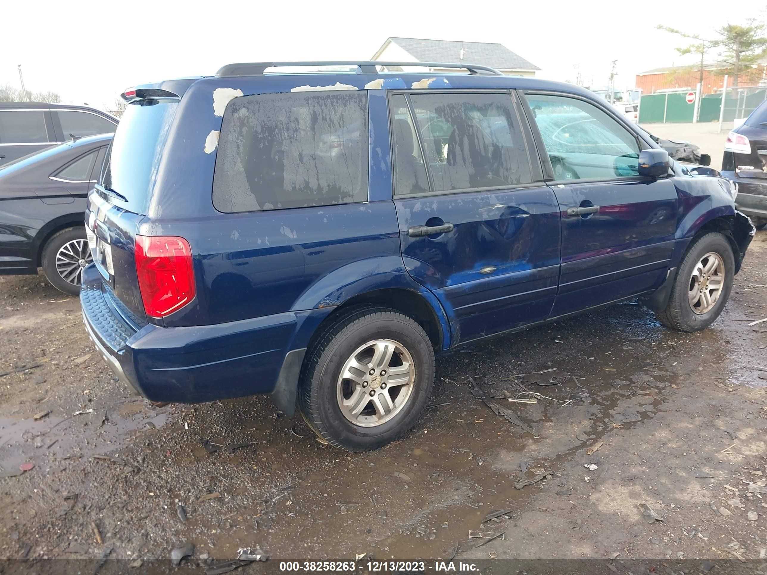 Photo 3 VIN: 2HKYF18644H555901 - HONDA PILOT 