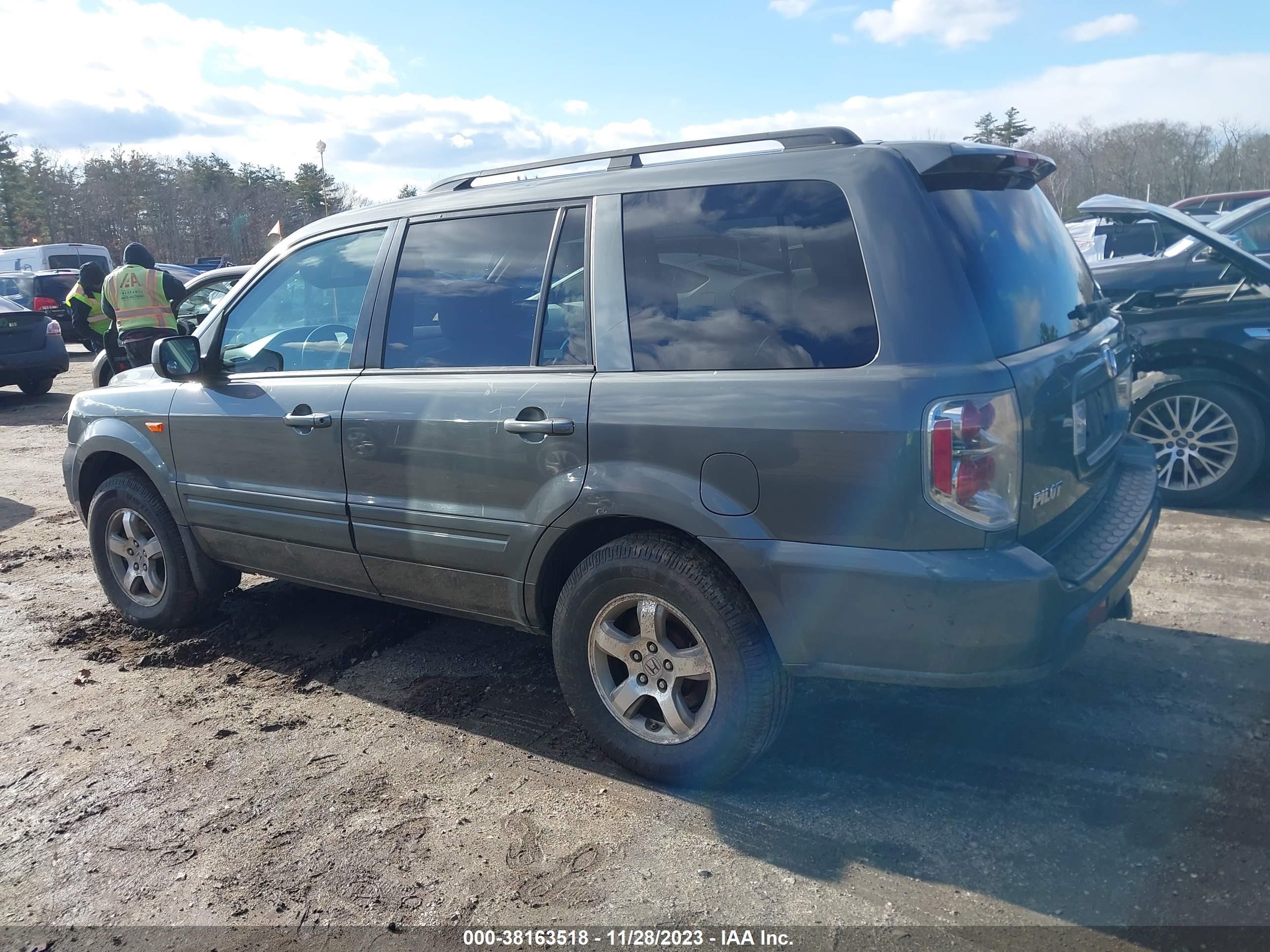 Photo 2 VIN: 2HKYF18687H504633 - HONDA PILOT 