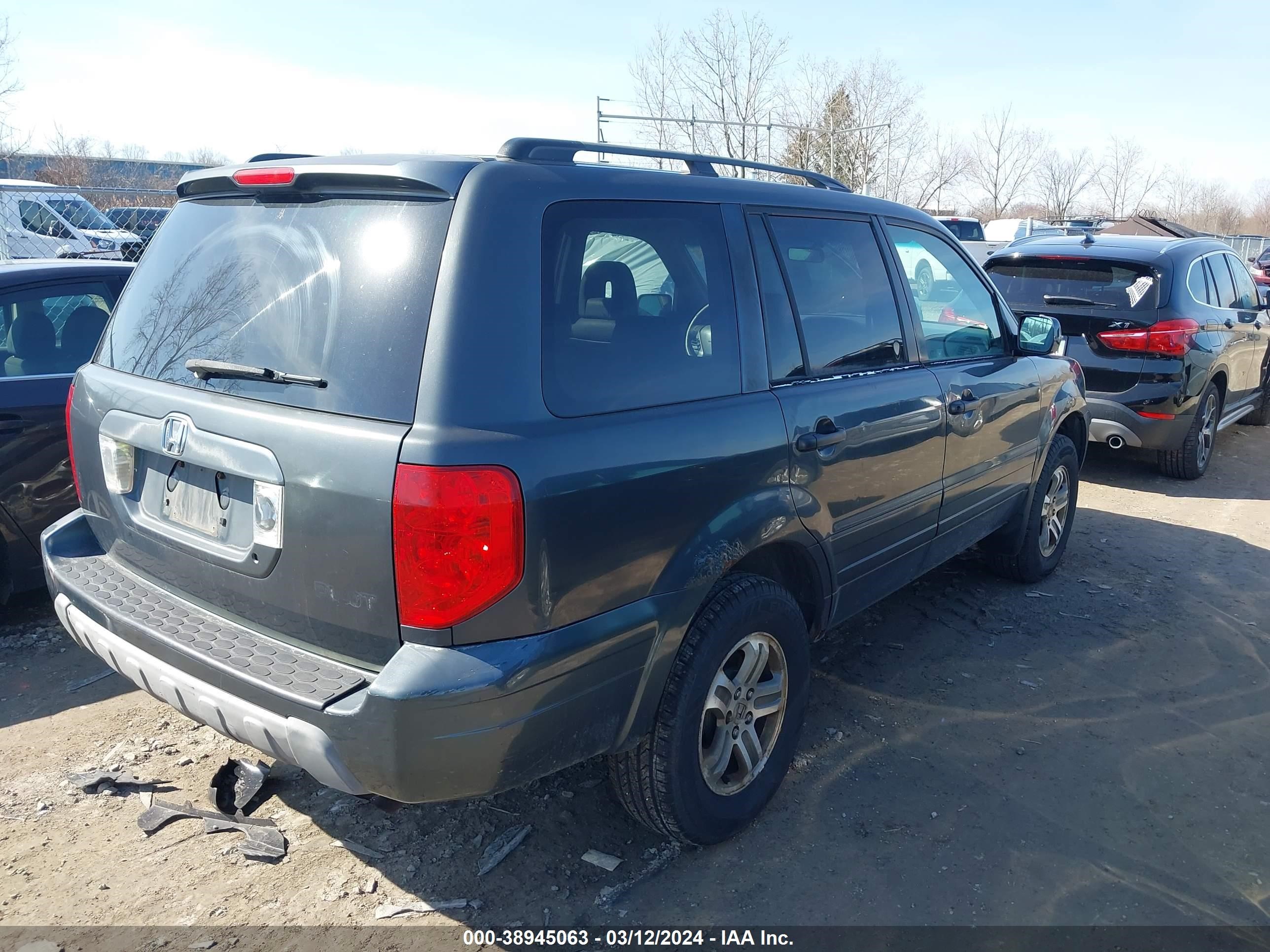 Photo 3 VIN: 2HKYF186X3H572720 - HONDA PILOT 