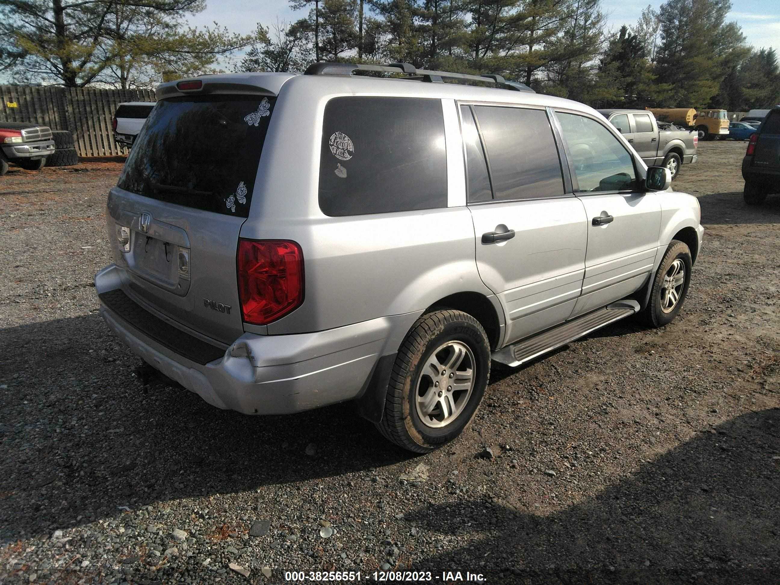 Photo 3 VIN: 2HKYF186X4H593858 - HONDA PILOT 