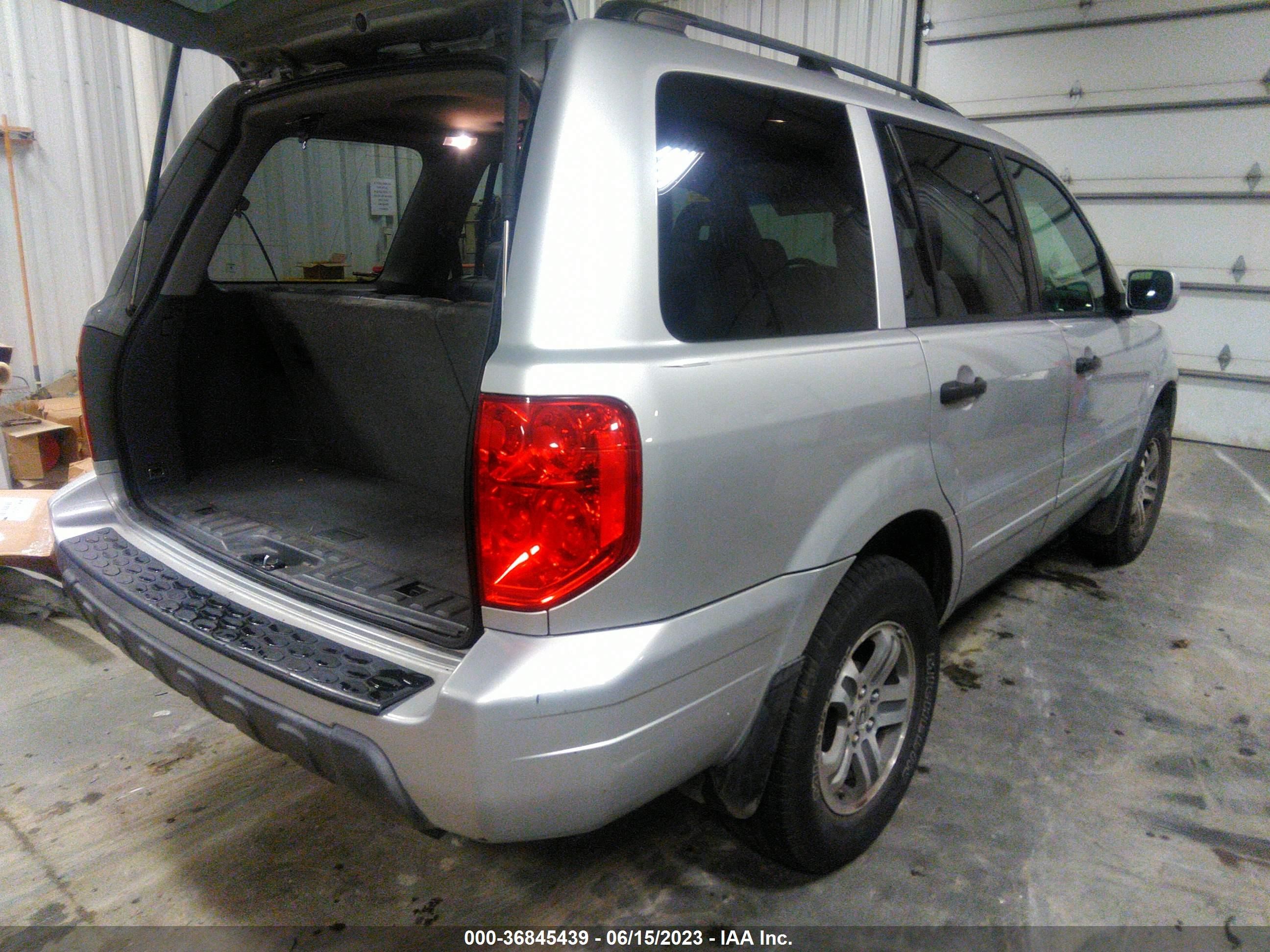 Photo 3 VIN: 2HKYF18755H504773 - HONDA PILOT 