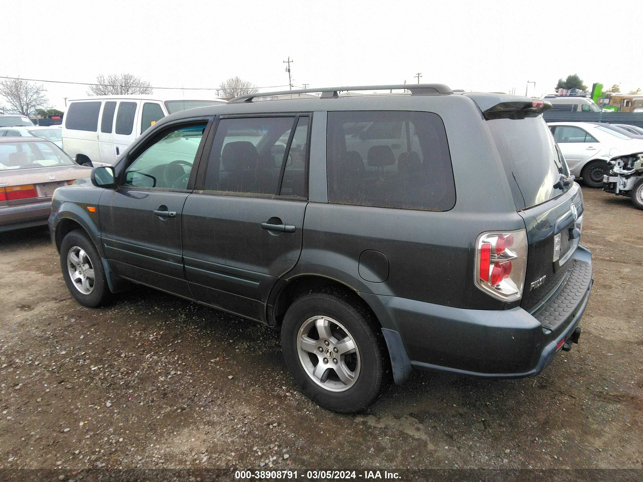 Photo 2 VIN: 2HKYF18756H532381 - HONDA PILOT 