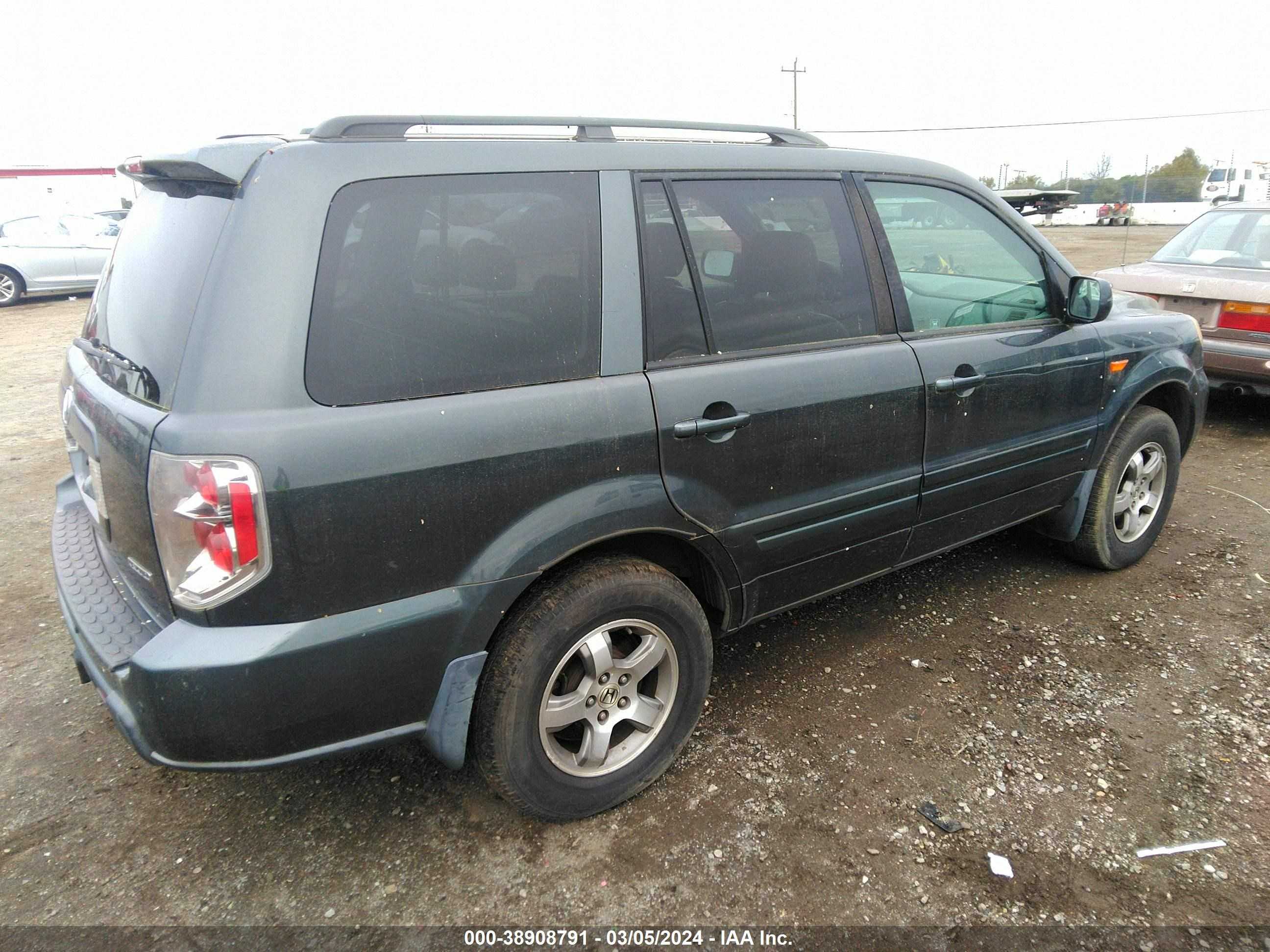 Photo 3 VIN: 2HKYF18756H532381 - HONDA PILOT 