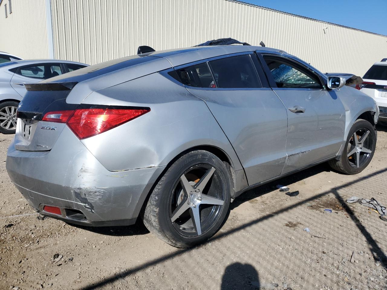 Photo 2 VIN: 2HNYB1H44AH503676 - ACURA ZDX 