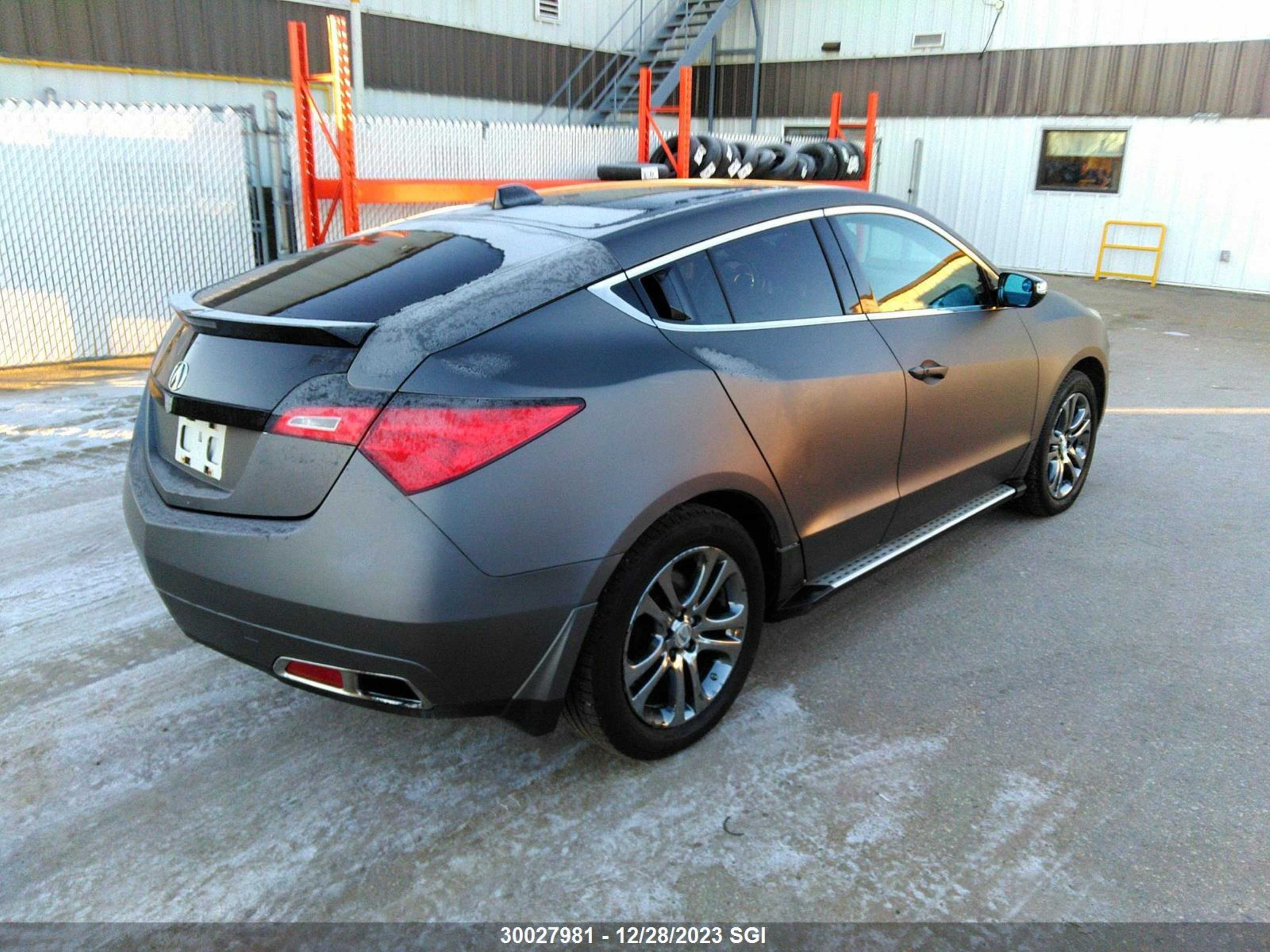 Photo 3 VIN: 2HNYB1H48CH000025 - ACURA ZDX 