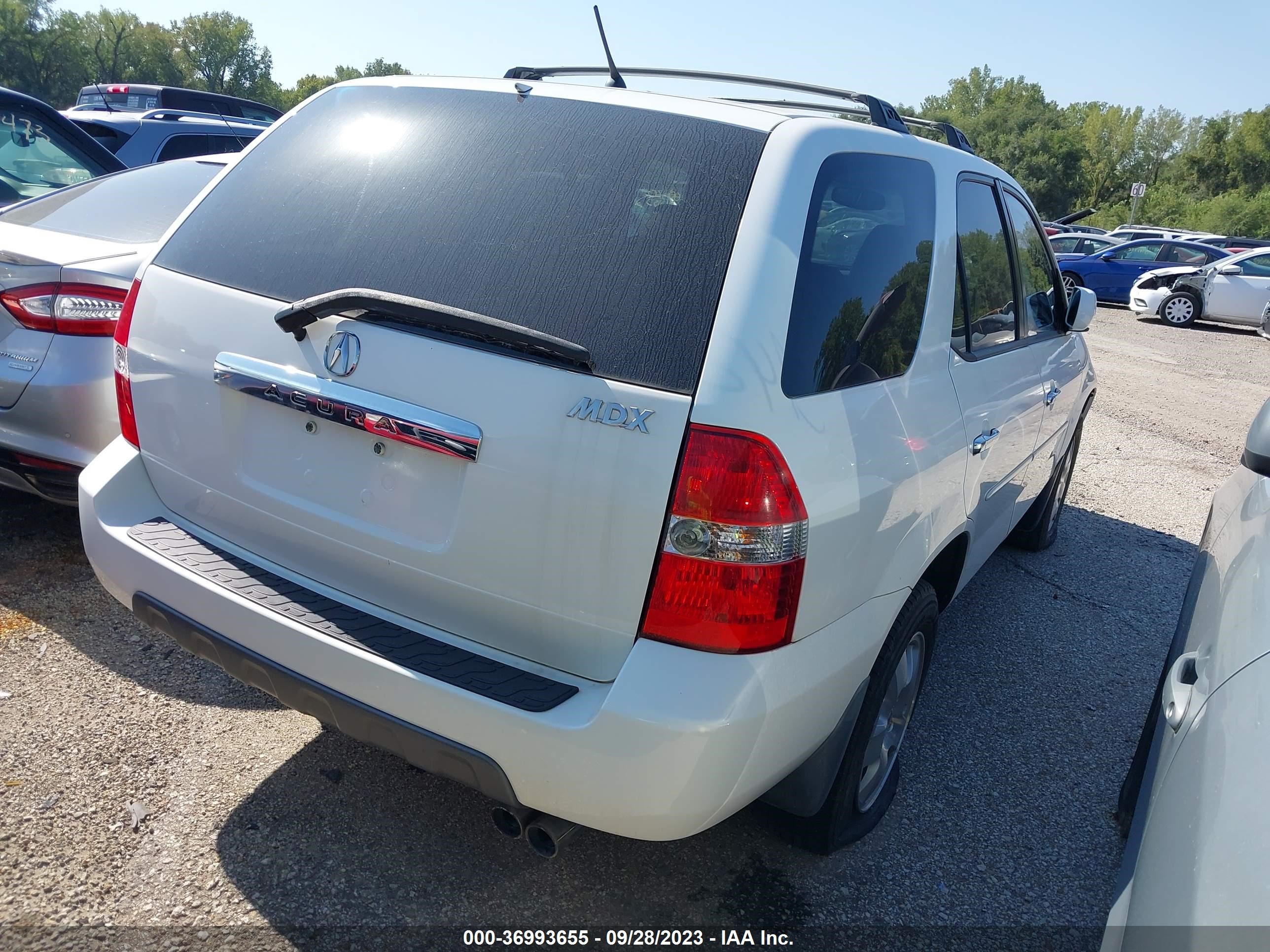 Photo 3 VIN: 2HNYD182X3H530540 - ACURA MDX 