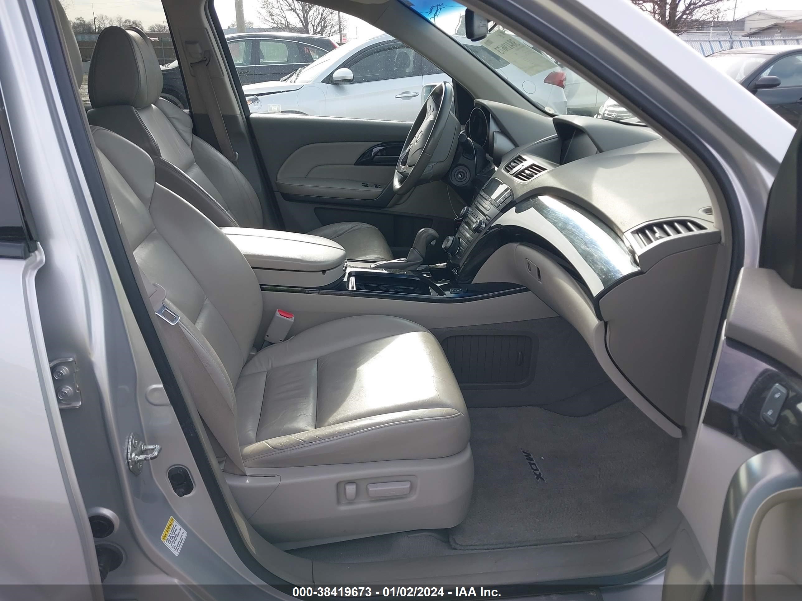 Photo 4 VIN: 2HNYD28488H527618 - ACURA MDX 