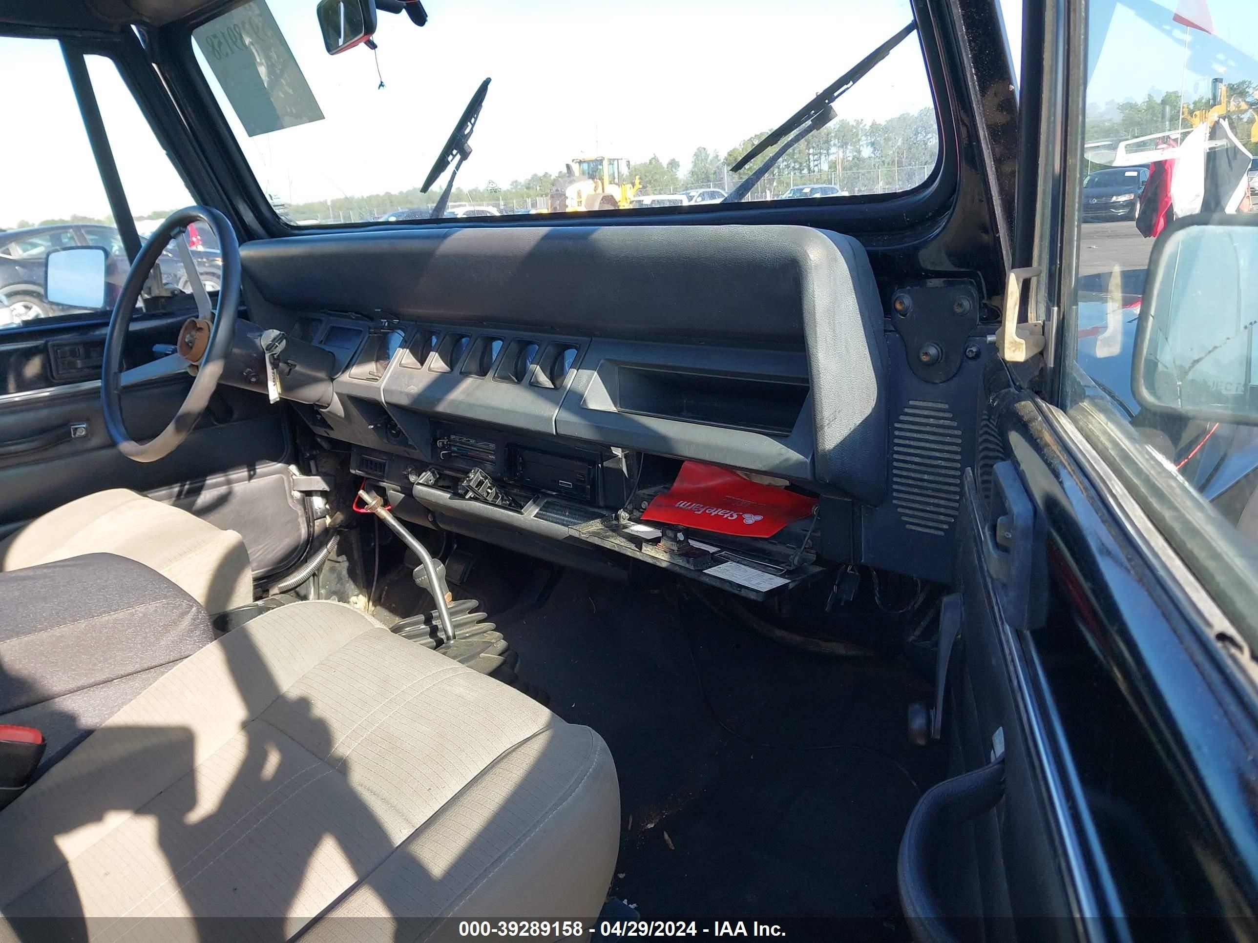 Photo 4 VIN: 2J4FY19P3NJ539209 - JEEP WRANGLER 