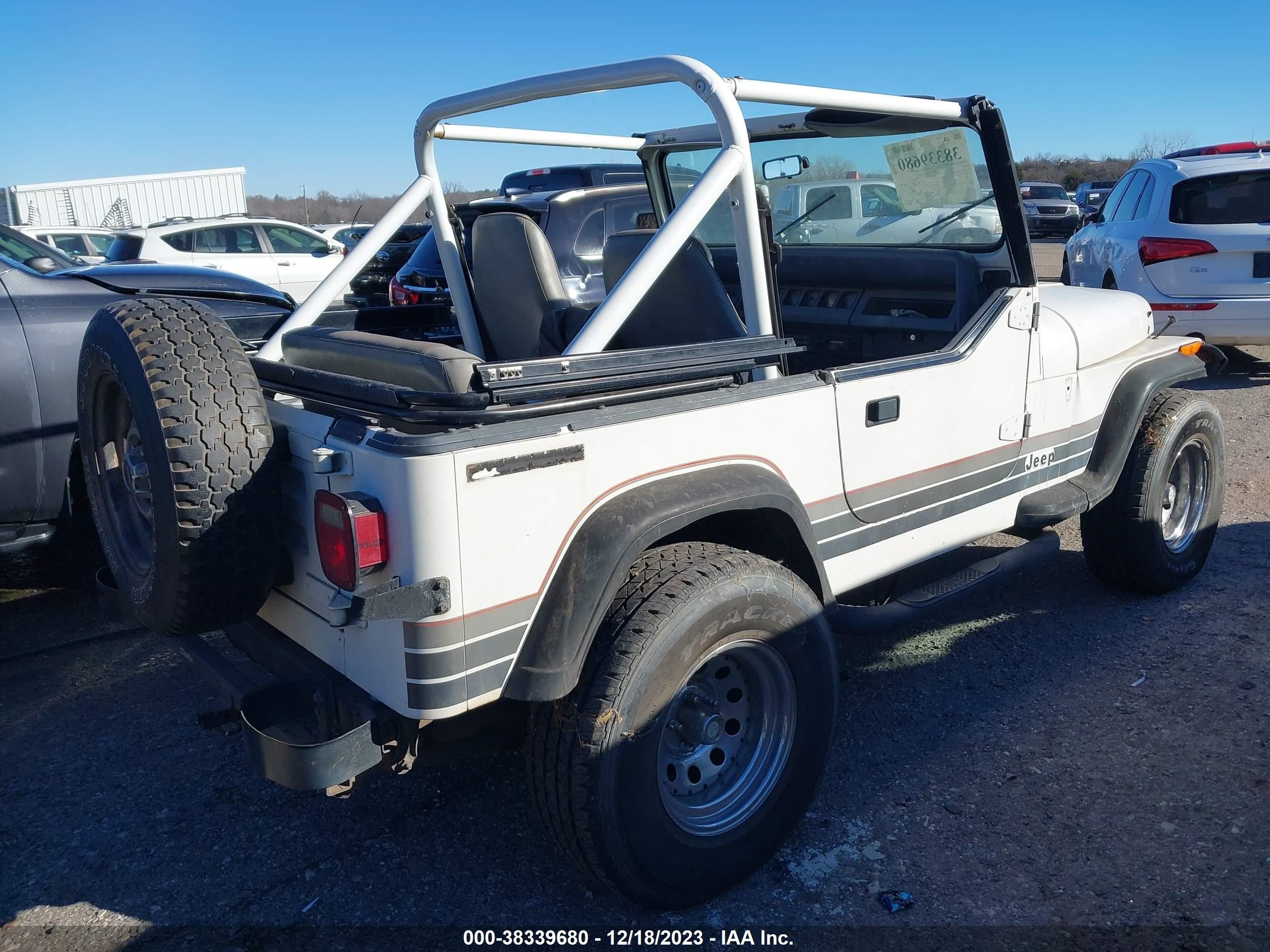 Photo 3 VIN: 2J4FY29M2KJ109517 - JEEP WRANGLER 