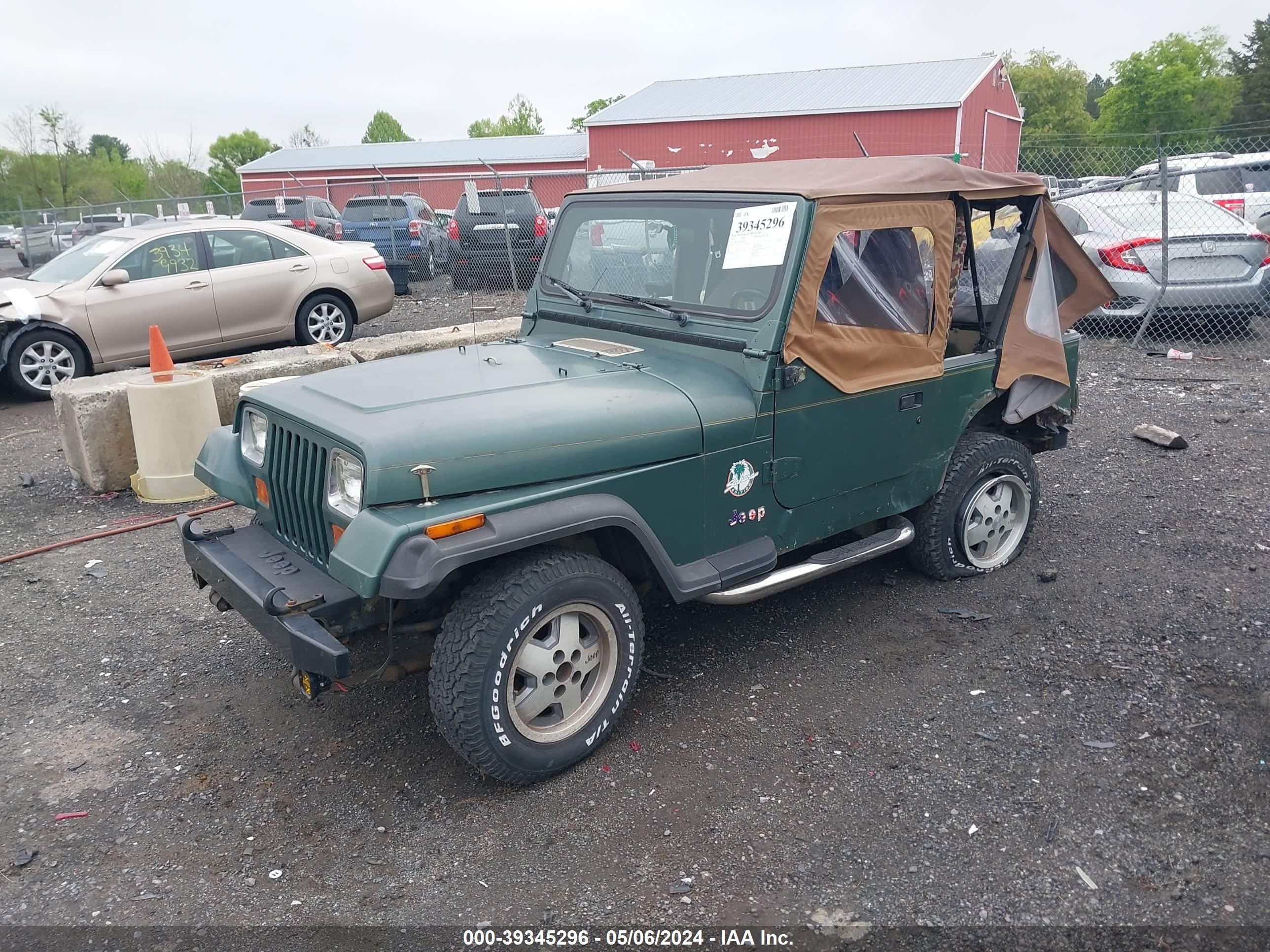 Photo 1 VIN: 2J4FY49S2NJ536744 - JEEP WRANGLER 