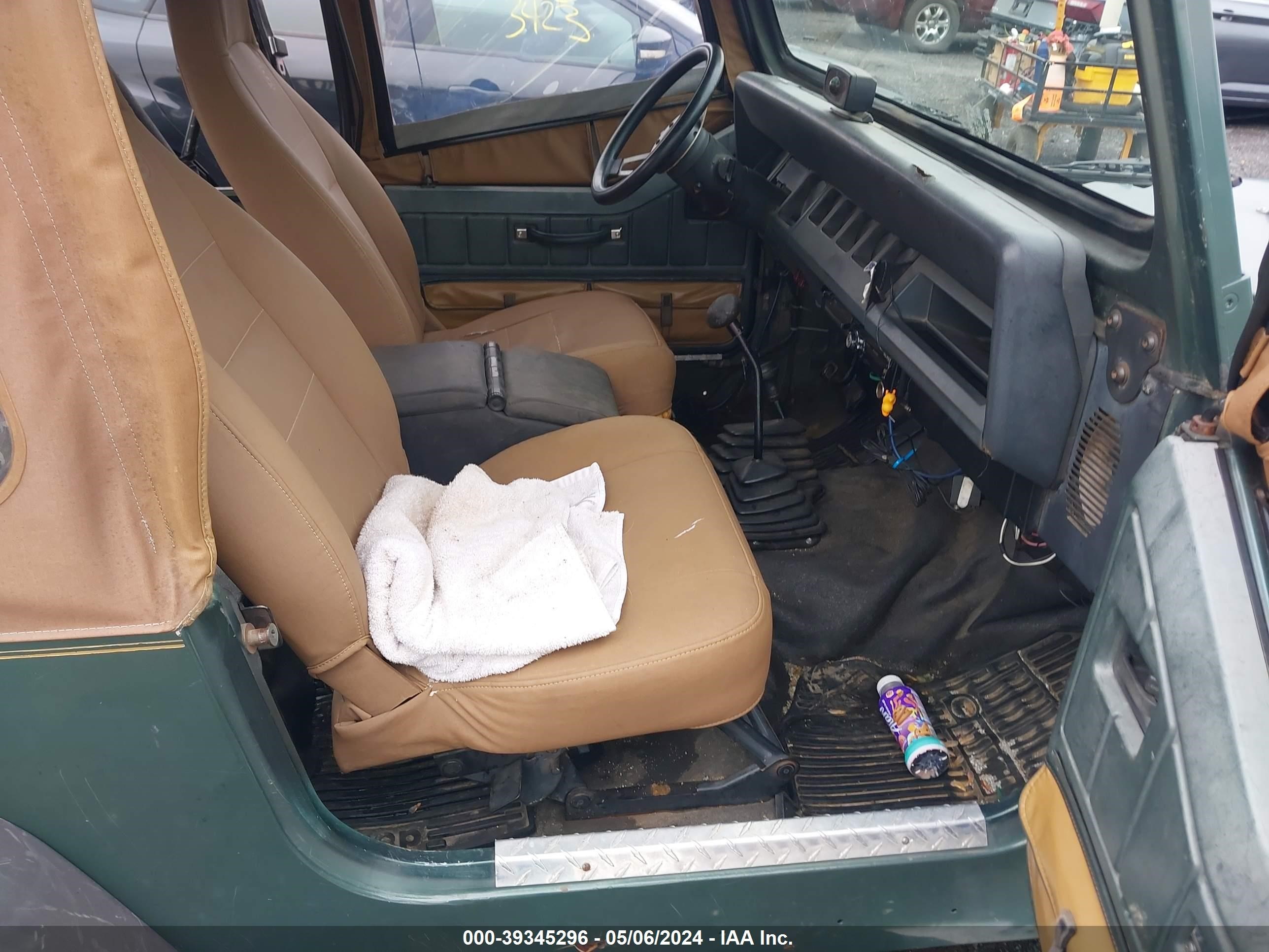 Photo 4 VIN: 2J4FY49S2NJ536744 - JEEP WRANGLER 