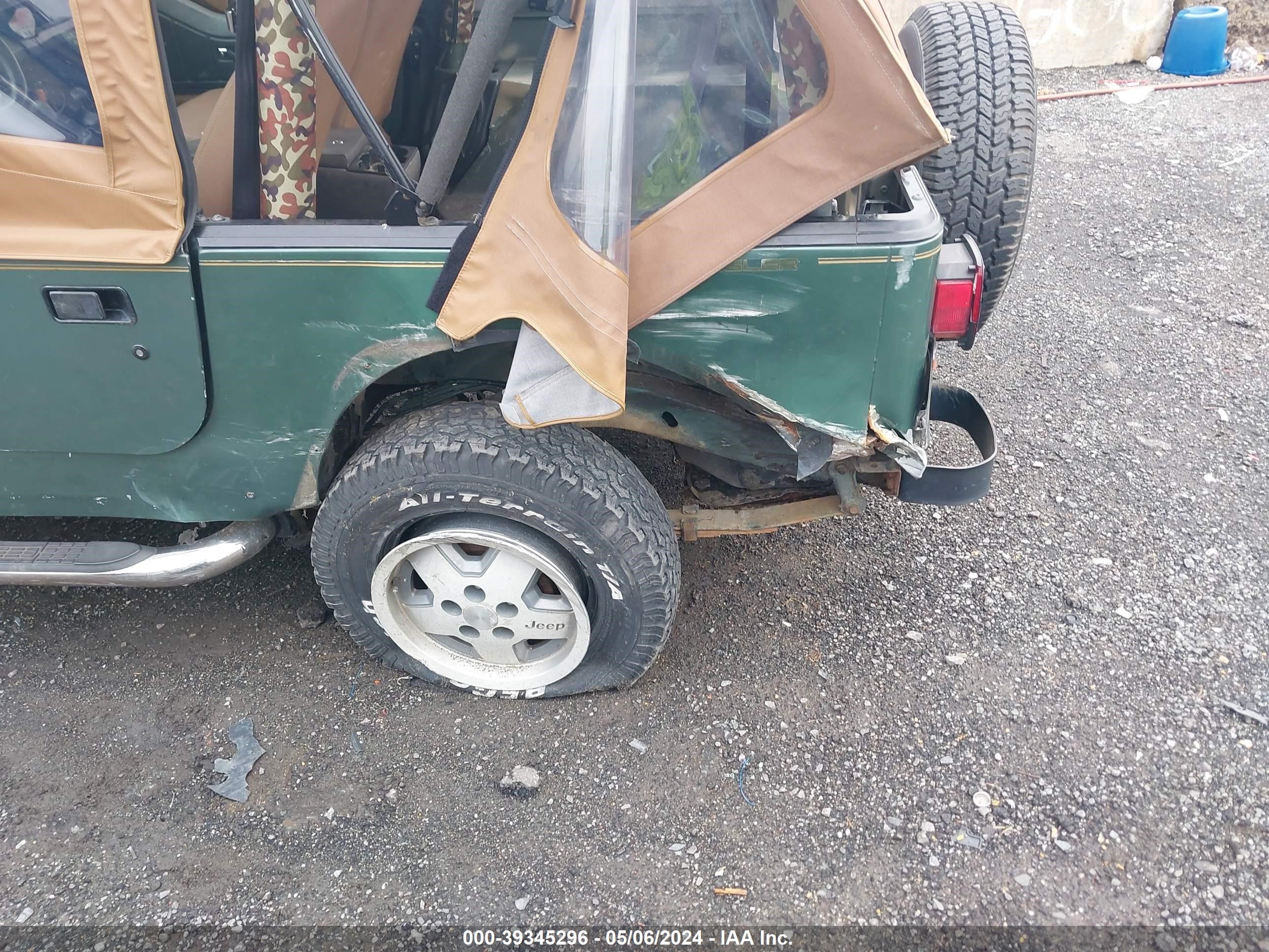 Photo 5 VIN: 2J4FY49S2NJ536744 - JEEP WRANGLER 