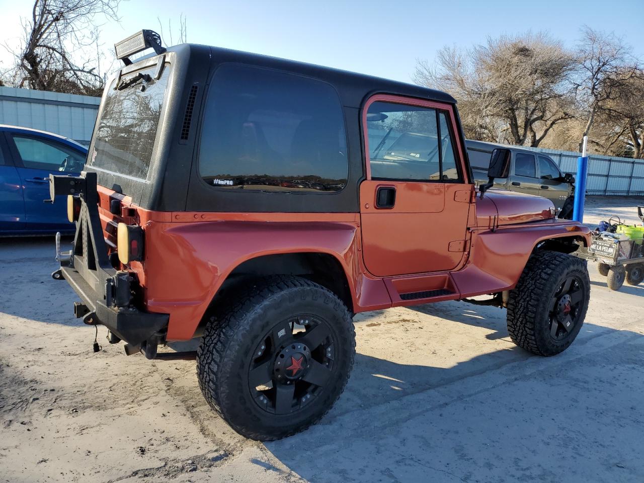 Photo 2 VIN: 2J4FY69S0NJ517850 - JEEP WRANGLER 