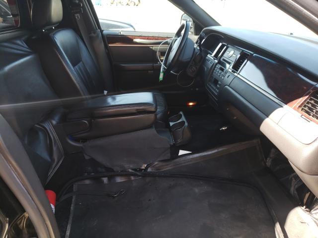 Photo 4 VIN: 2L1FL8JW0AX613819 - LINCOLN TOWN CAR E 