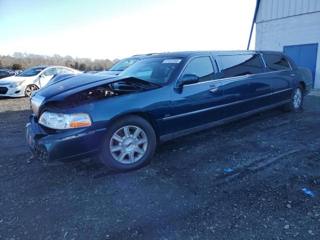 Photo 0 VIN: 2L1FL8JW2BX761343 - LINCOLN TOWNCAR 