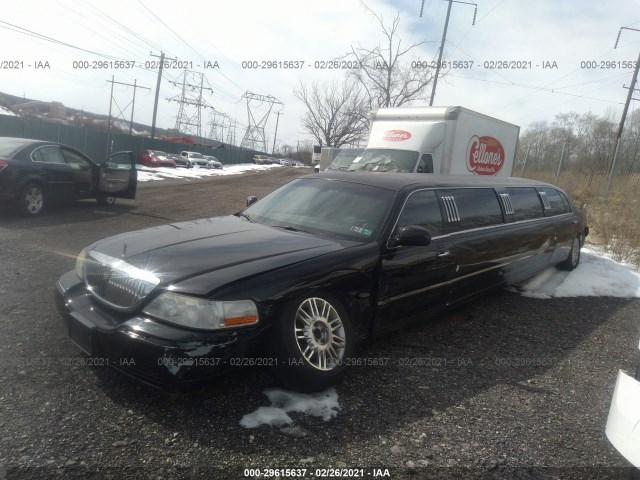 Photo 1 VIN: 2L1FL8JW4BX755480 - LINCOLN TOWN CAR 