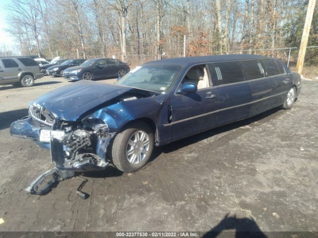 Photo 1 VIN: 2L1FL8JW9BX758388 - LINCOLN TOWN CAR 