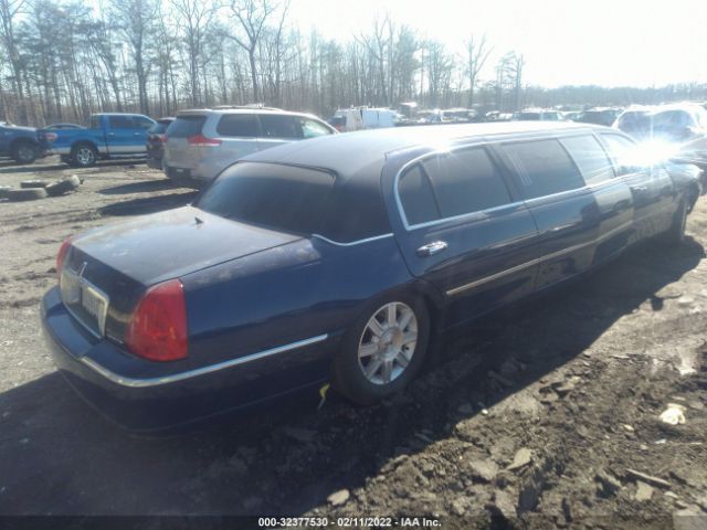 Photo 3 VIN: 2L1FL8JW9BX758388 - LINCOLN TOWN CAR 