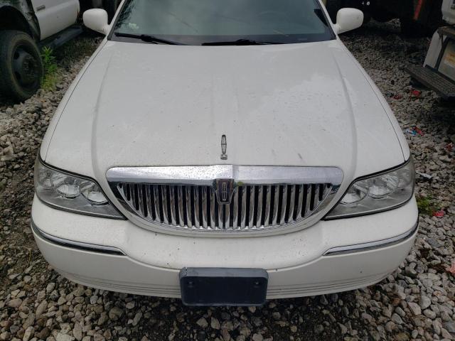 Photo 11 VIN: 2L1FM88W98X659548 - LINCOLN TOWN CAR E 