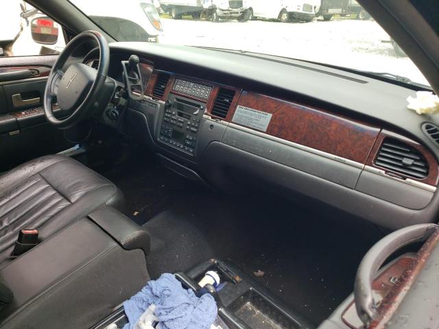 Photo 7 VIN: 2L1FM88W98X659548 - LINCOLN TOWN CAR E 