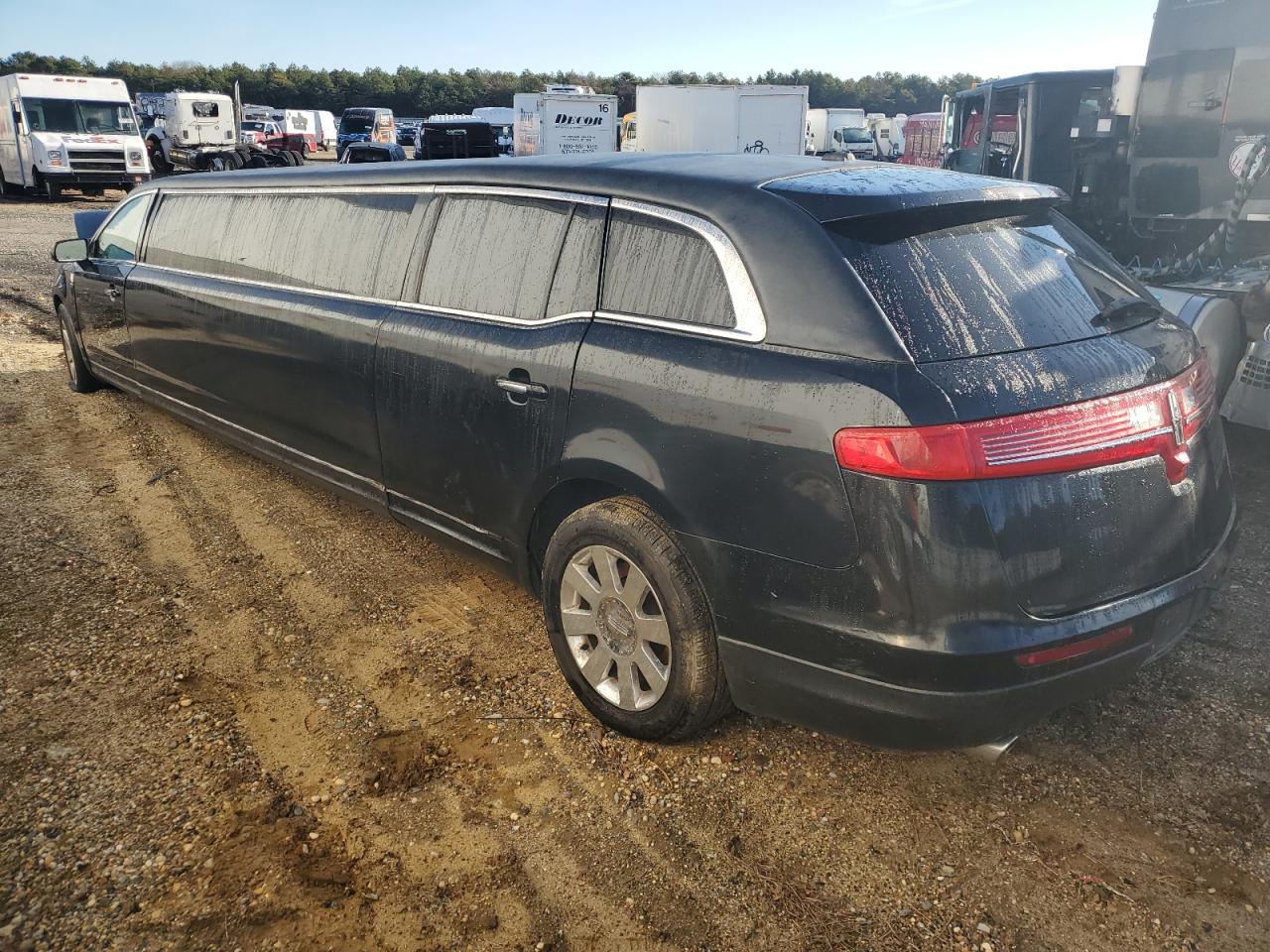 Photo 1 VIN: 2L1MJ5LKXDBL50570 - LINCOLN MKT 