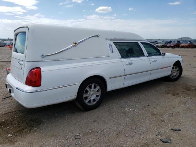 Photo 2 VIN: 2LJFM88W09X605749 - LINCOLN TOWNCAR 