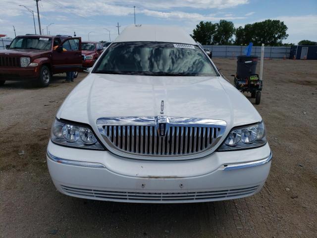 Photo 4 VIN: 2LJFM88W09X605749 - LINCOLN TOWNCAR 